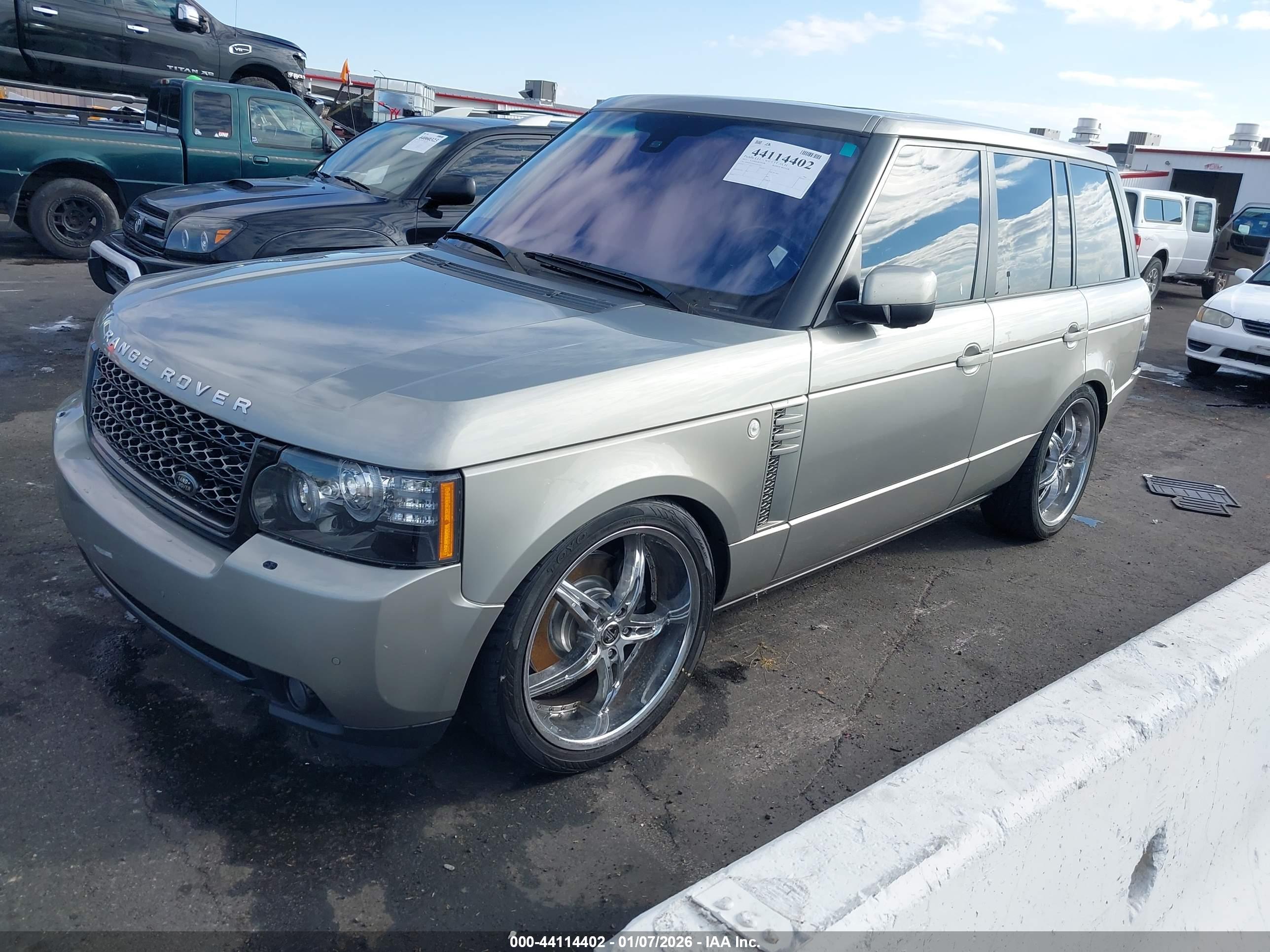 LAND ROVER image 2