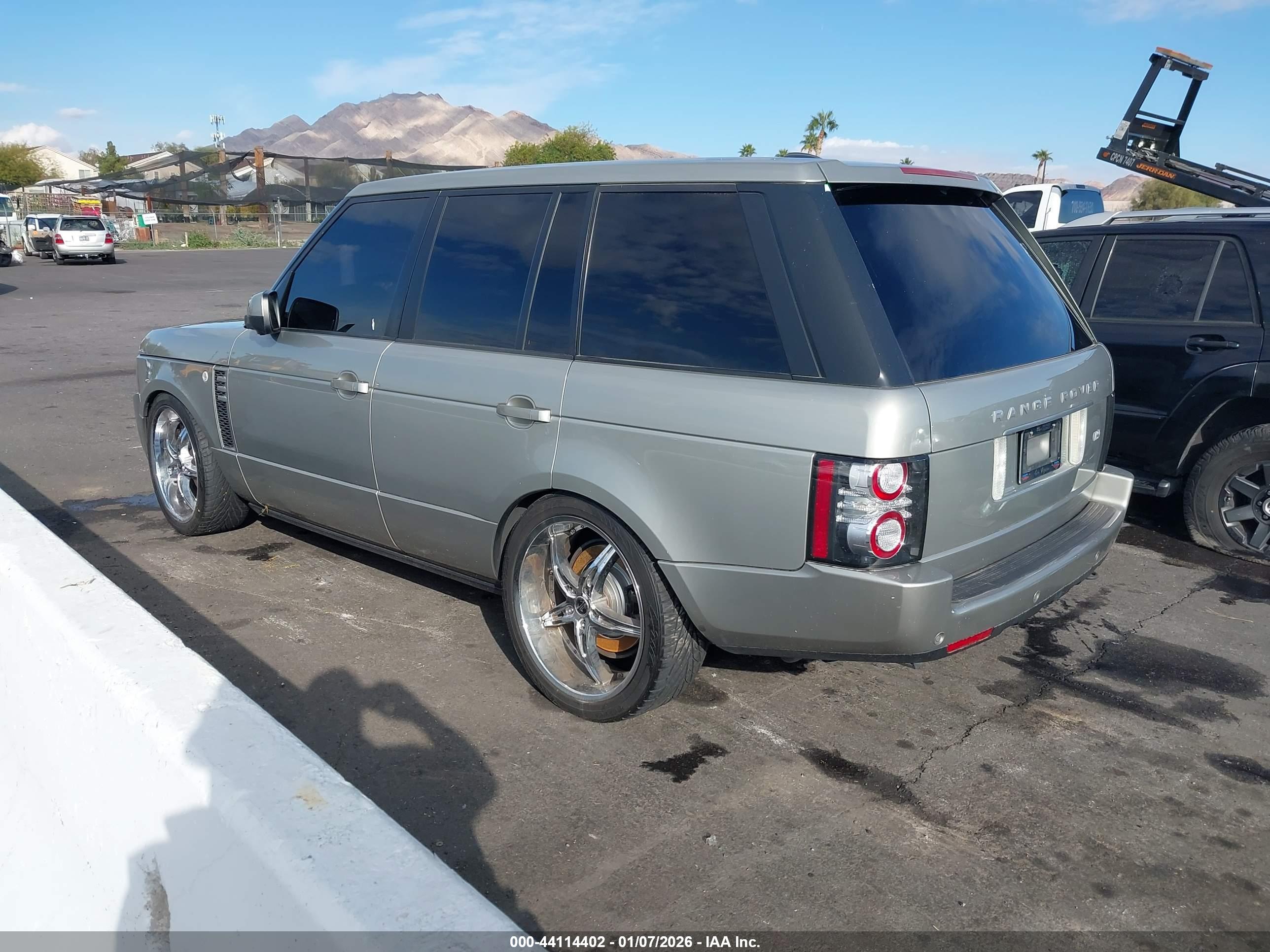LAND ROVER image 3