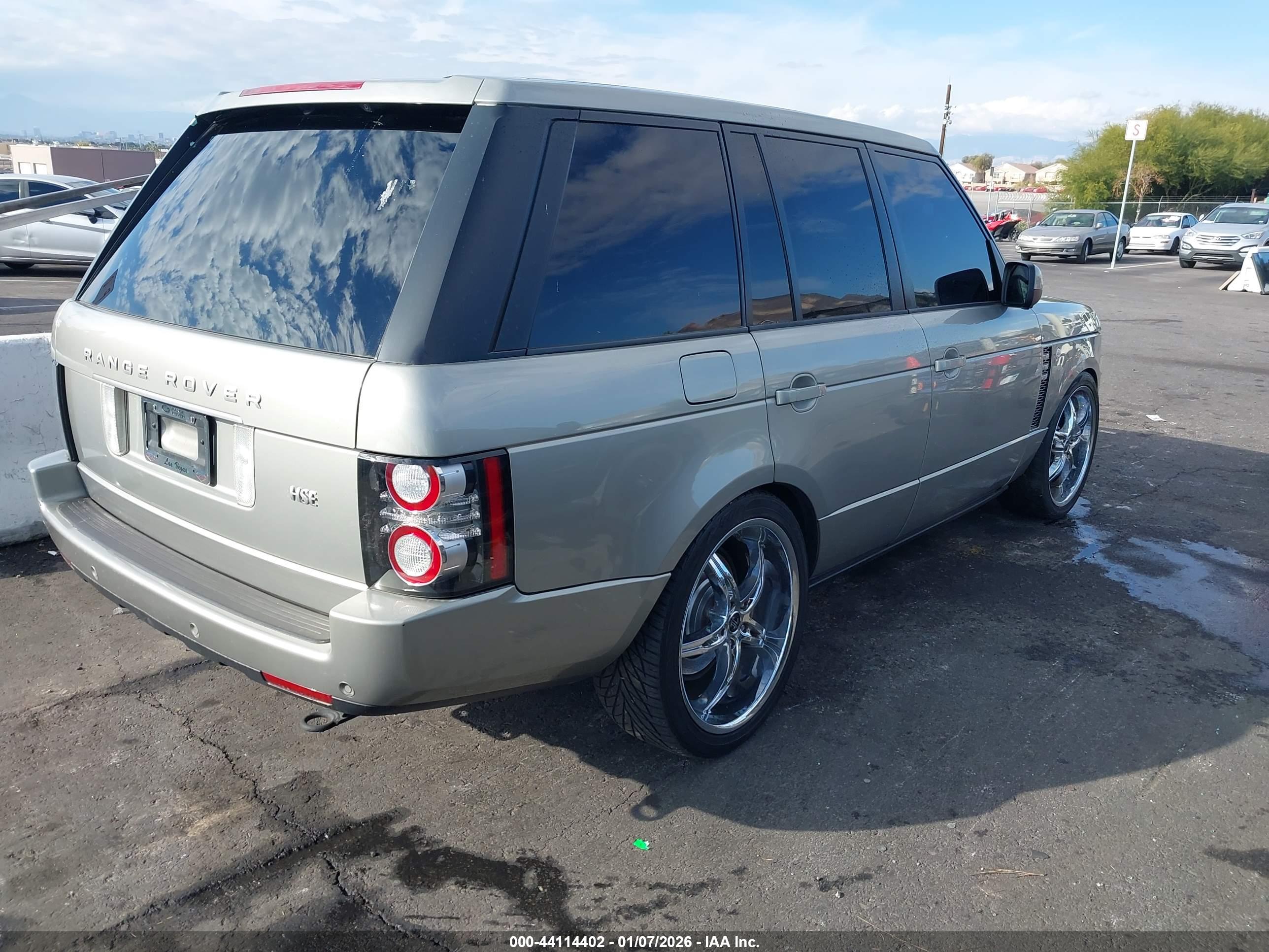LAND ROVER image 4