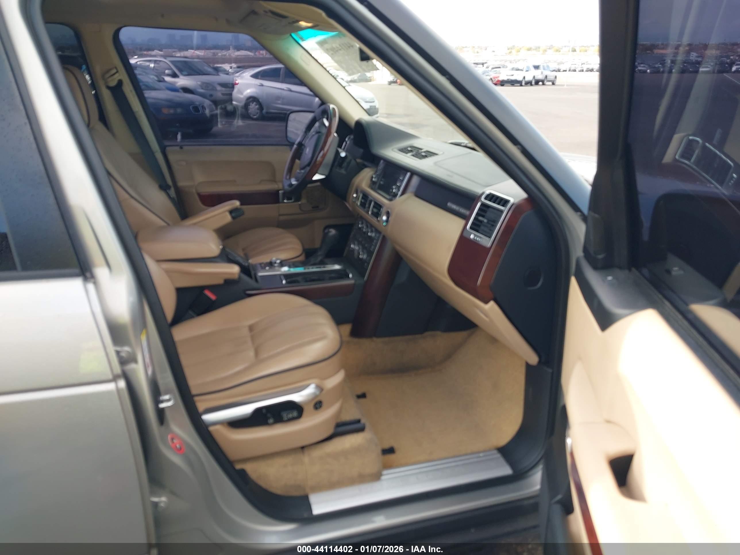 LAND ROVER image 5