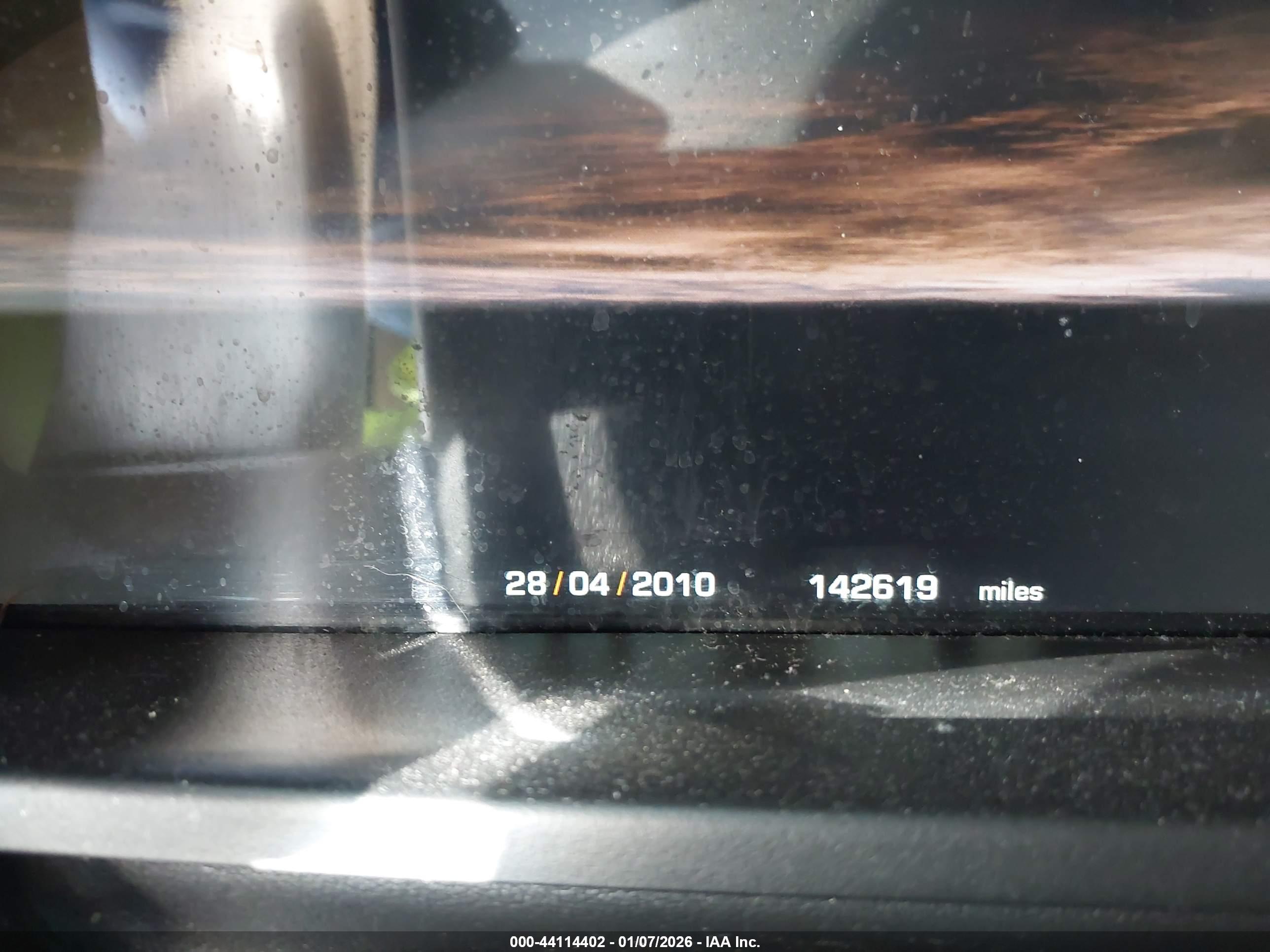 LAND ROVER image 7