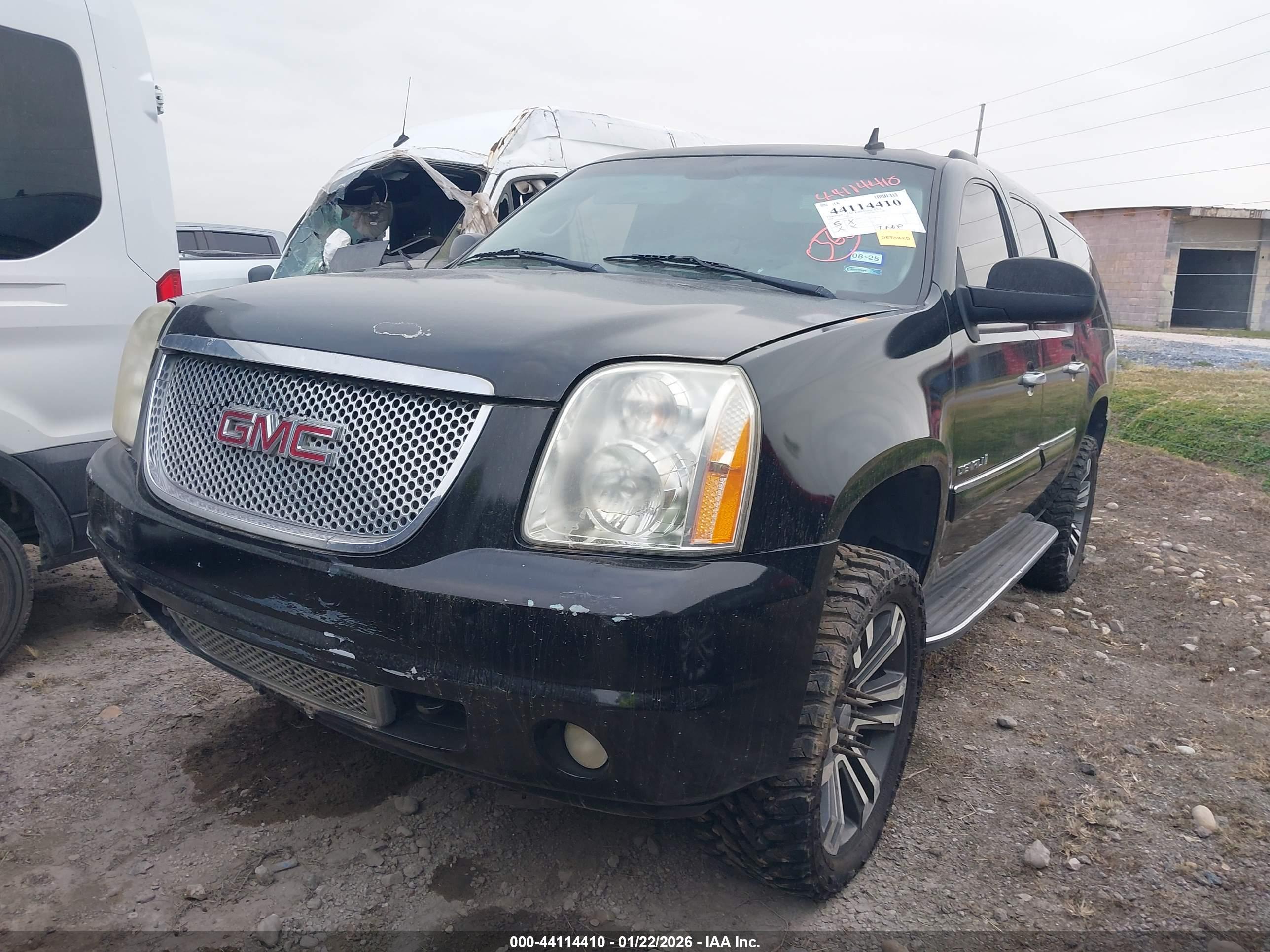 GMC YUKON image 6