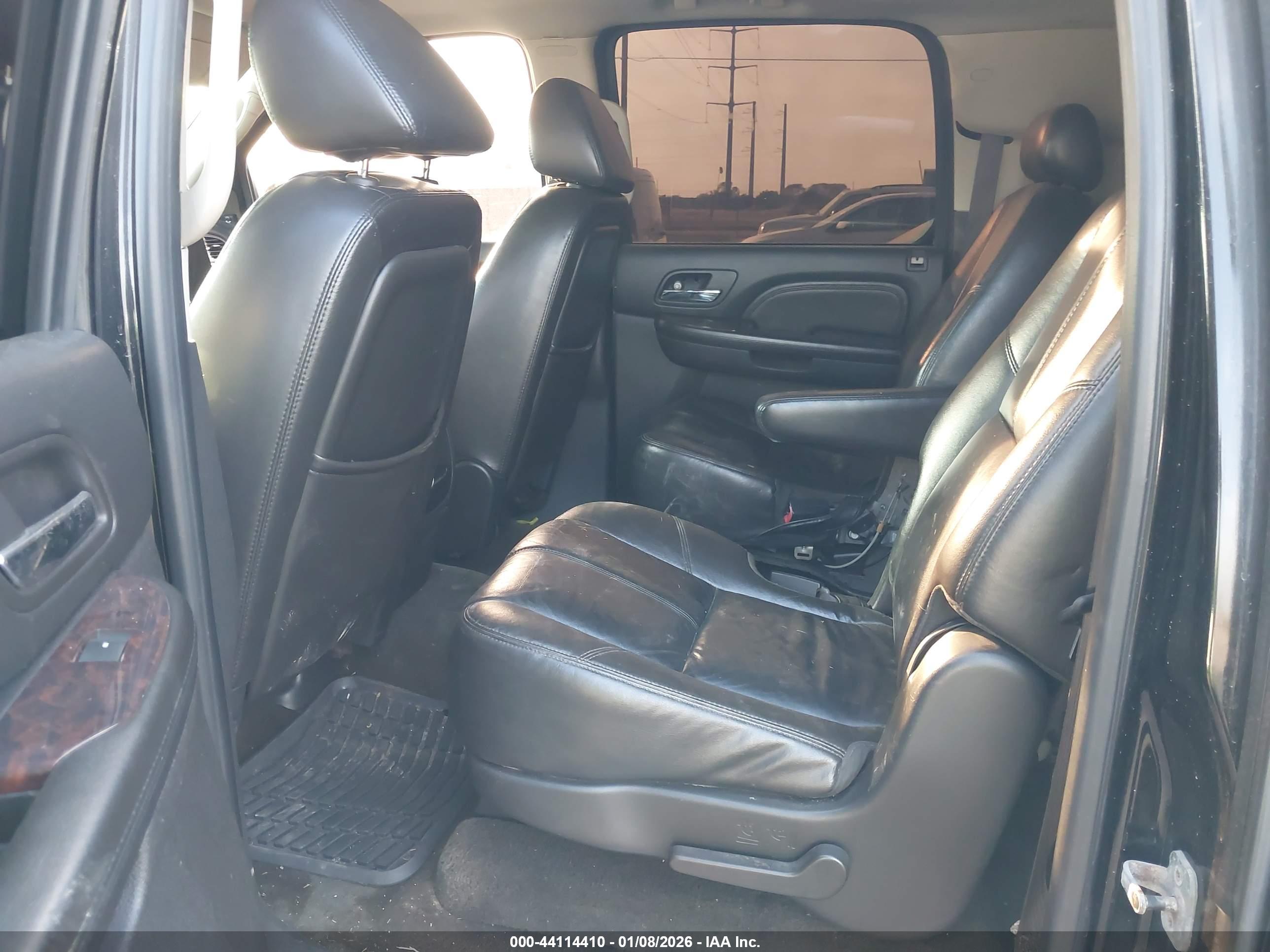 GMC YUKON image 8