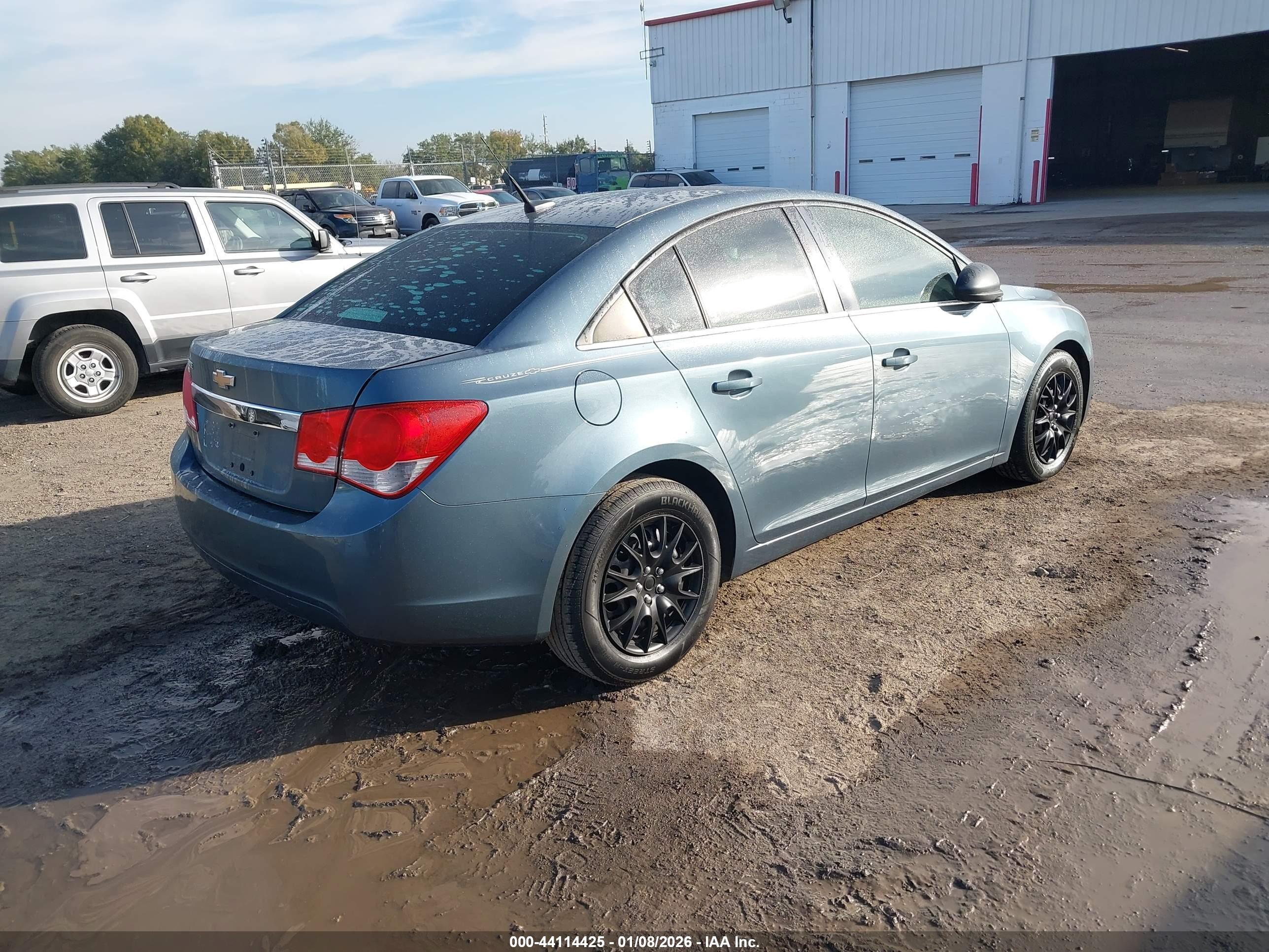 CHEVROLET CRUZE image 4