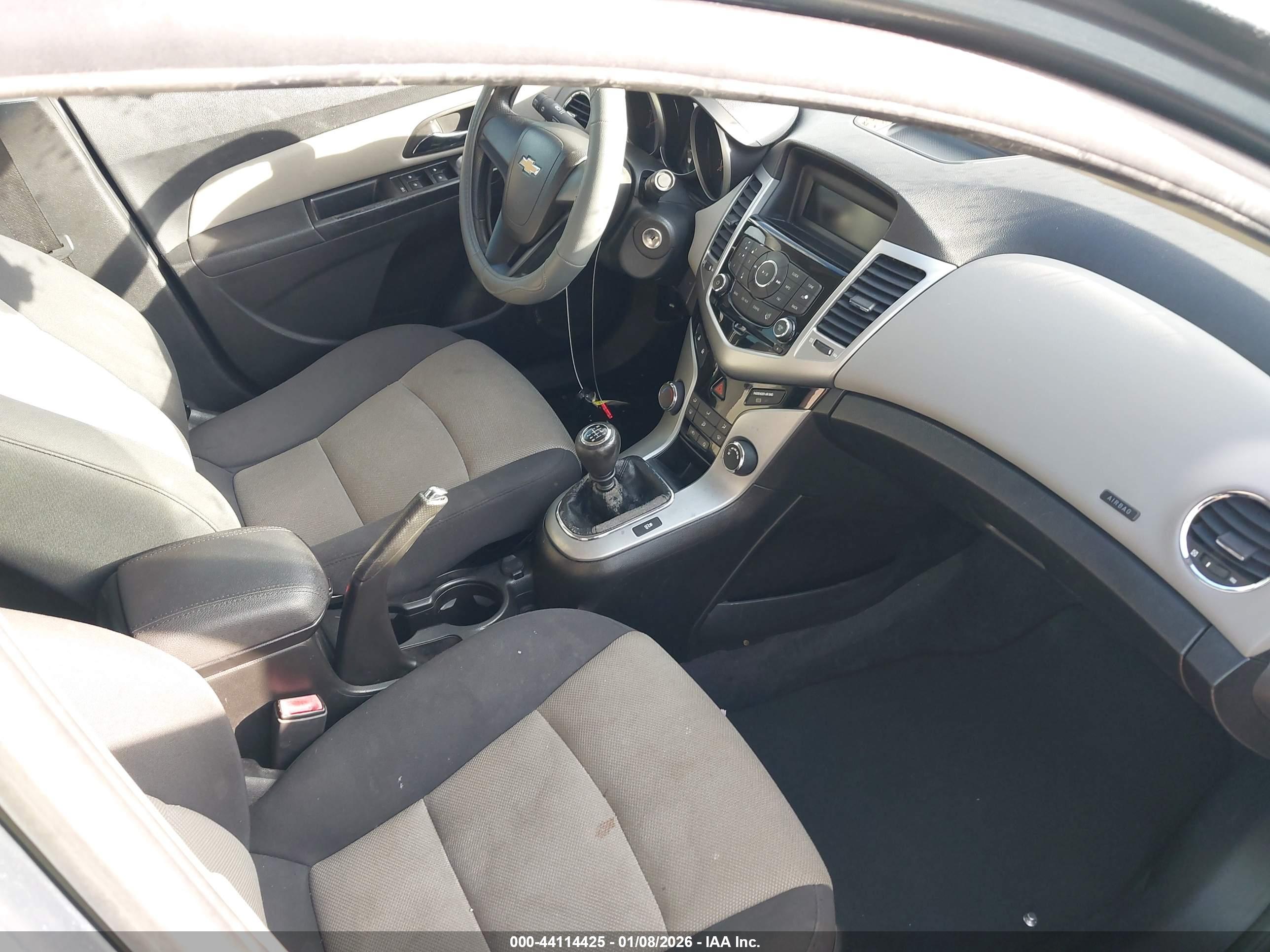 CHEVROLET CRUZE image 5
