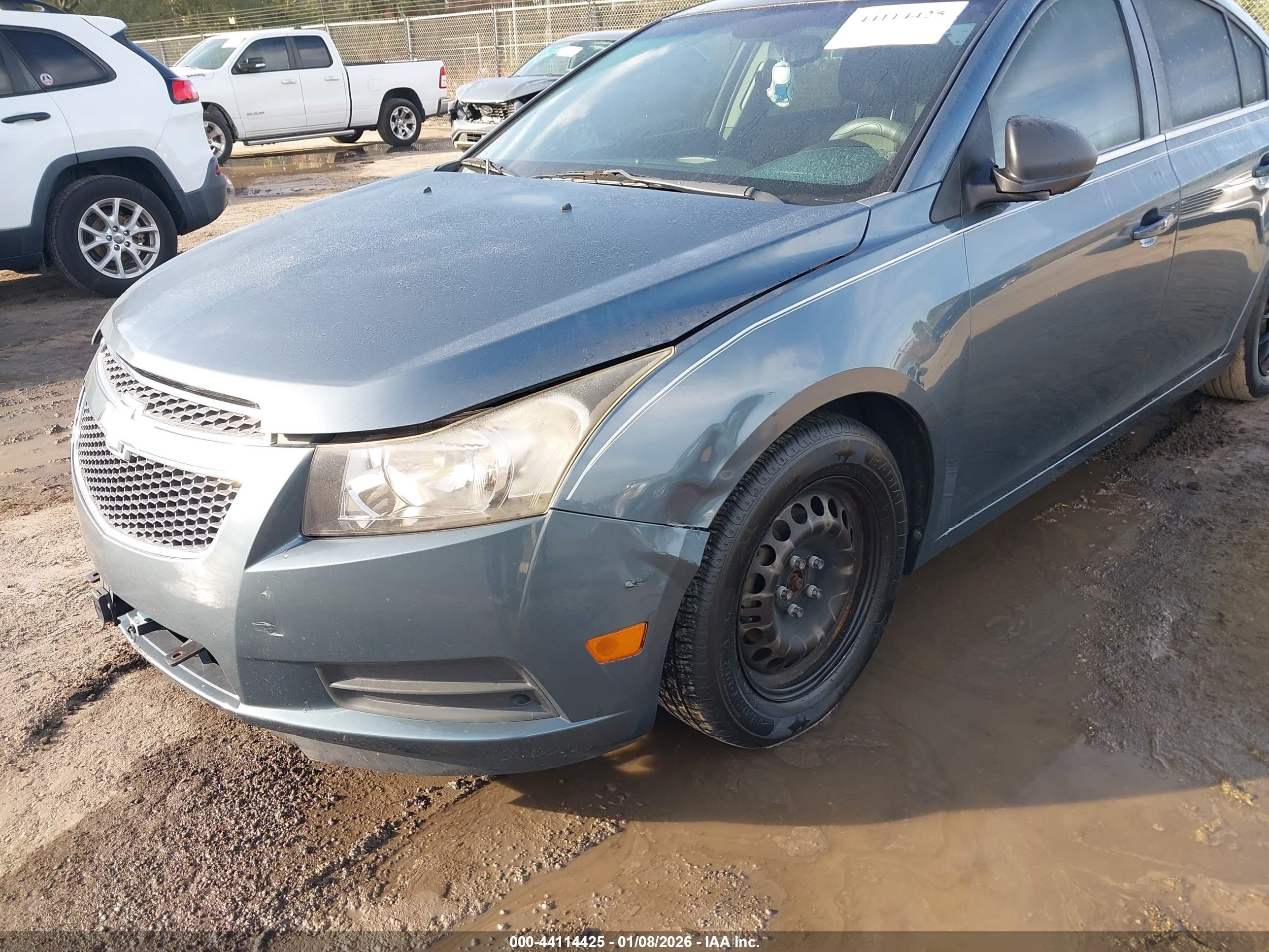 CHEVROLET CRUZE image 6