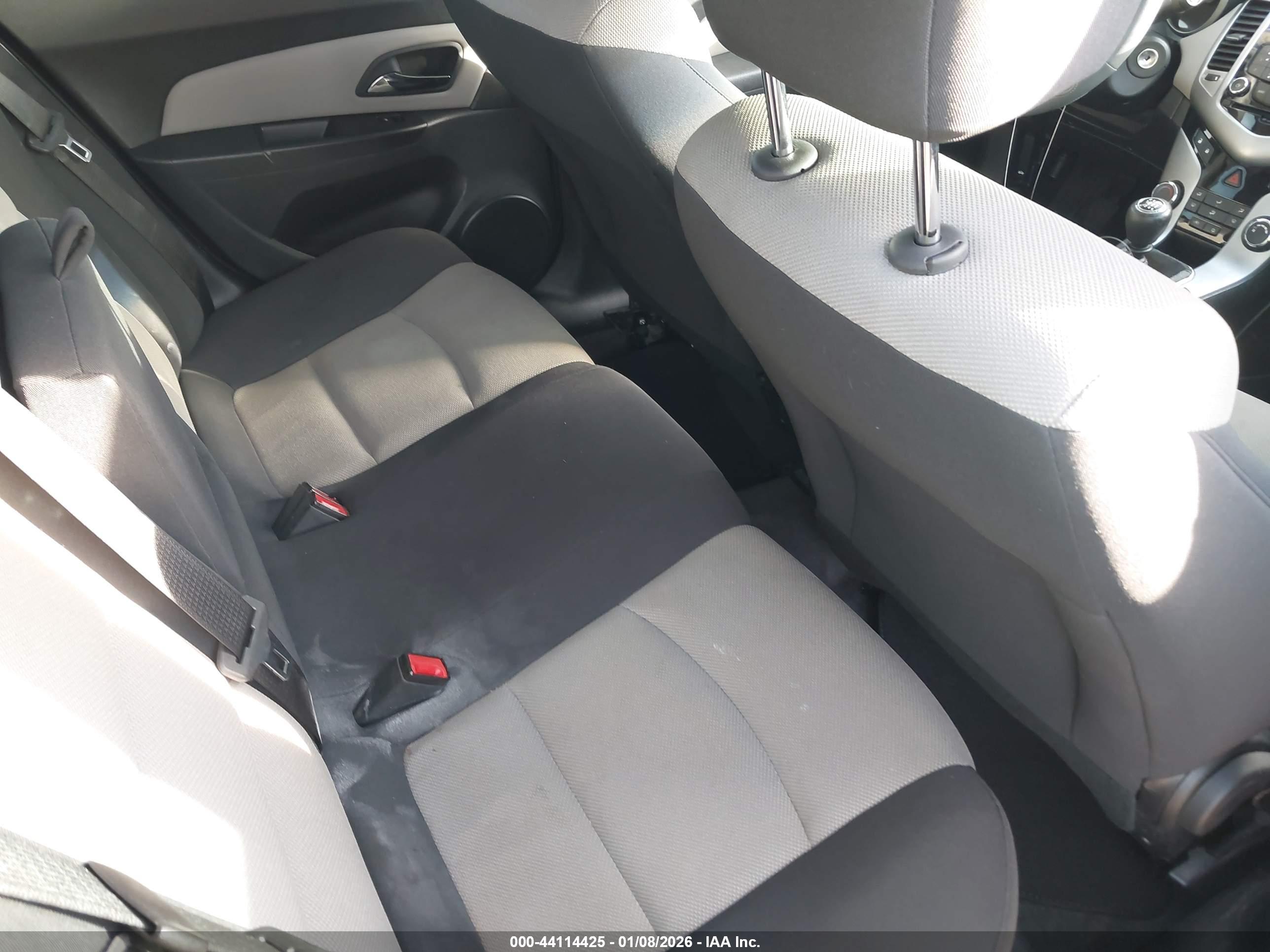 CHEVROLET CRUZE image 8