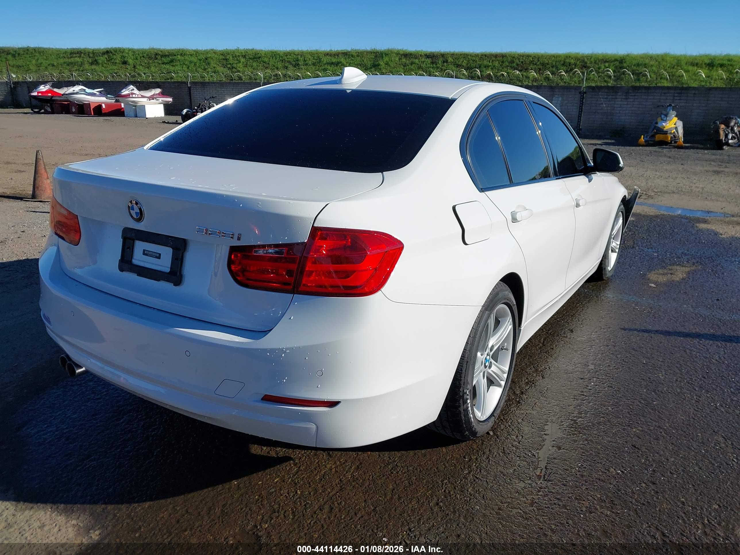 BMW 328I image 4