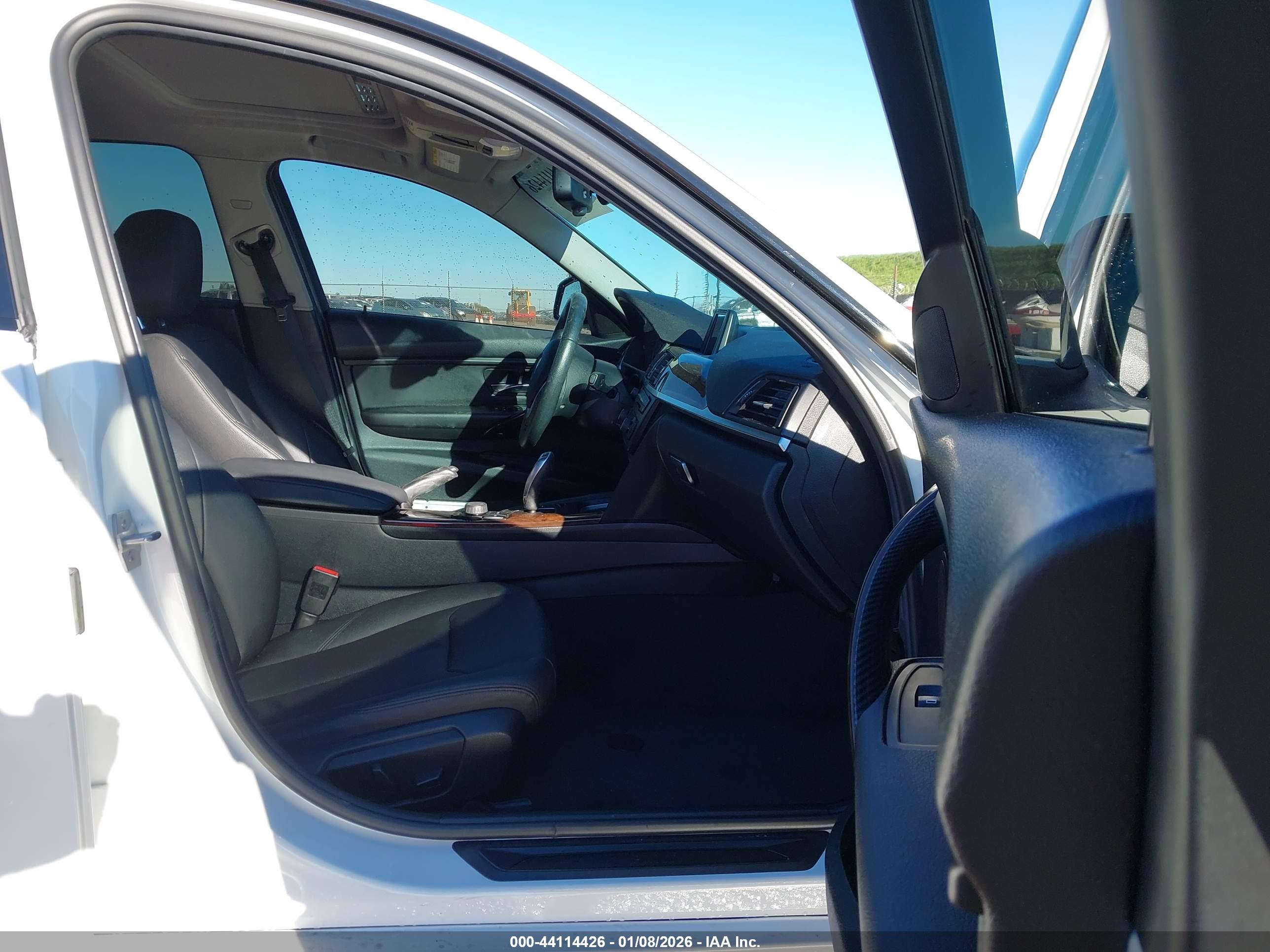 BMW 328I image 5