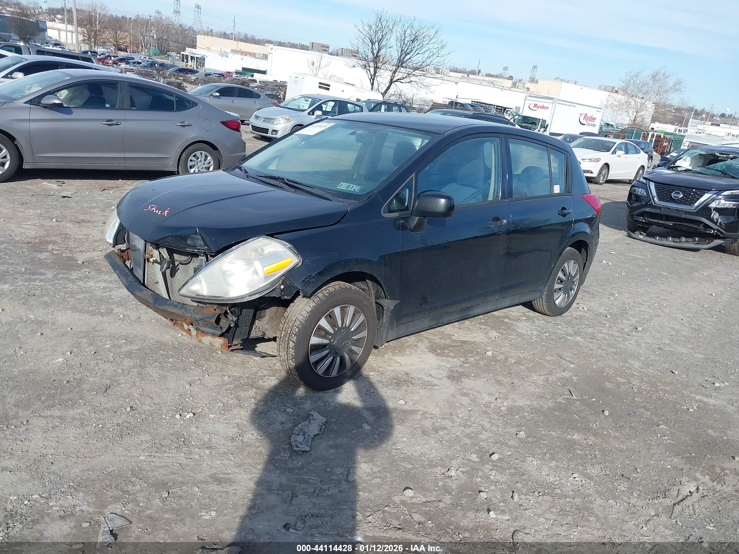 NISSAN VERSA image 2