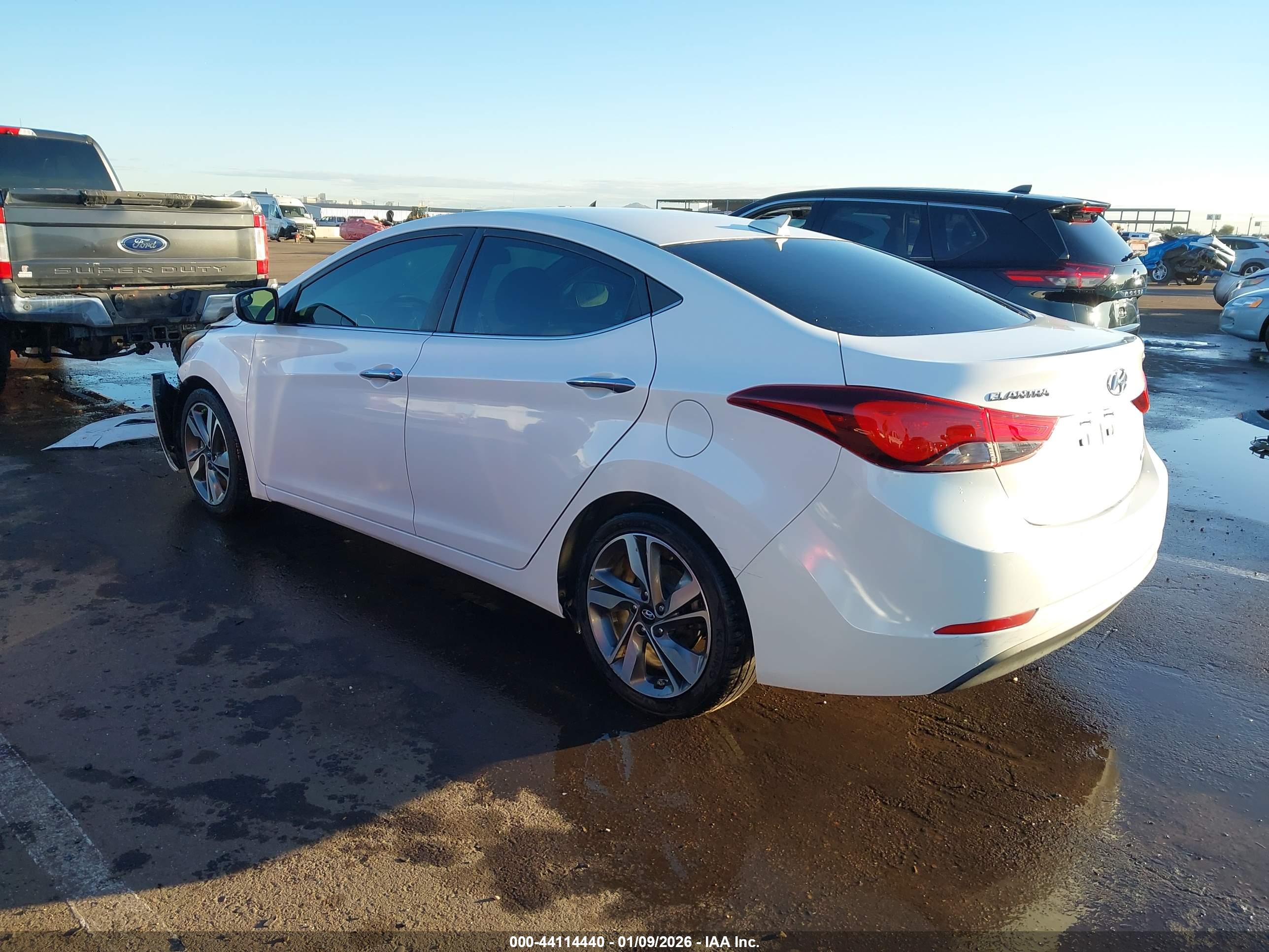 HYUNDAI ELANTRA image 3