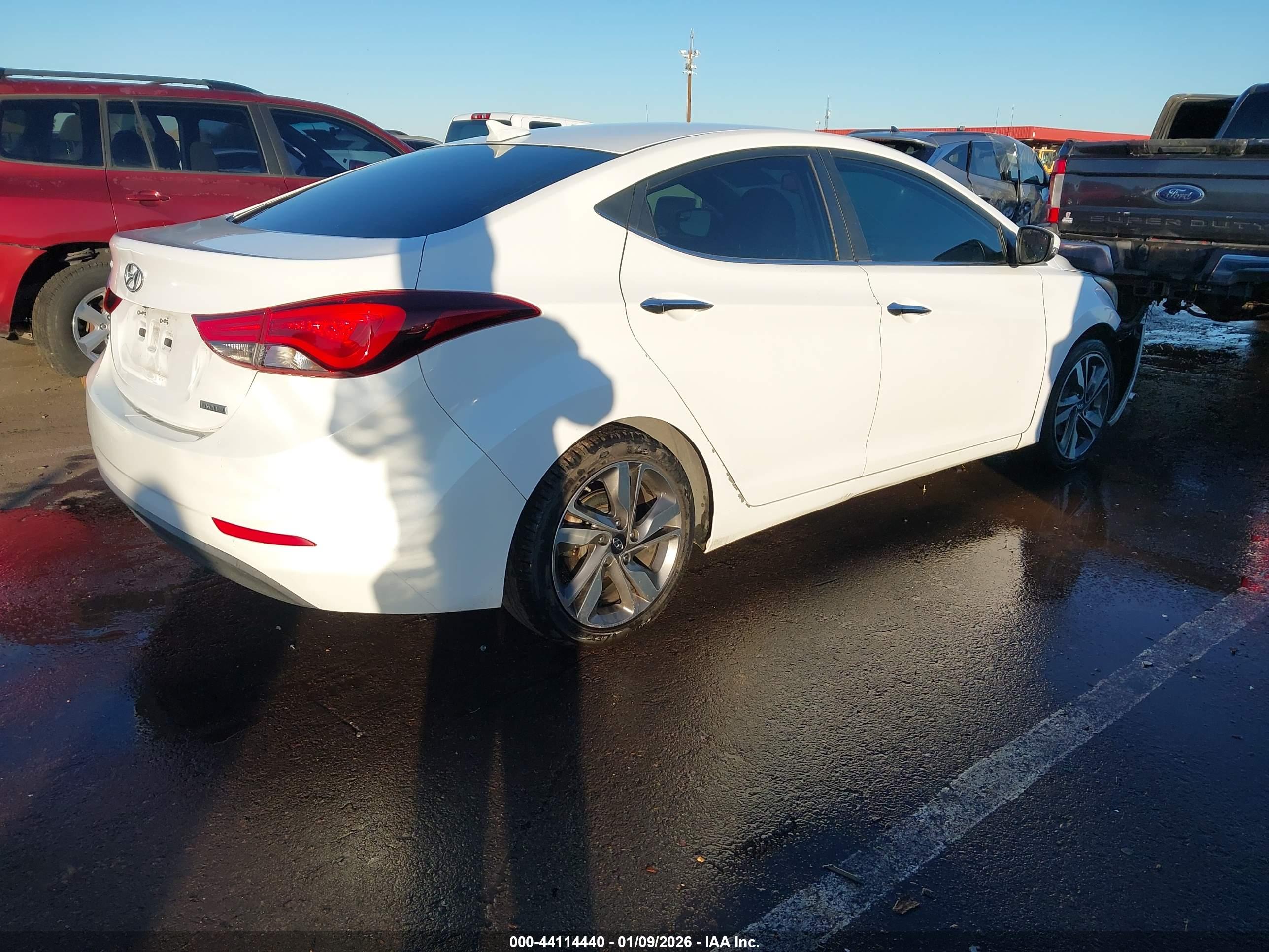HYUNDAI ELANTRA image 4