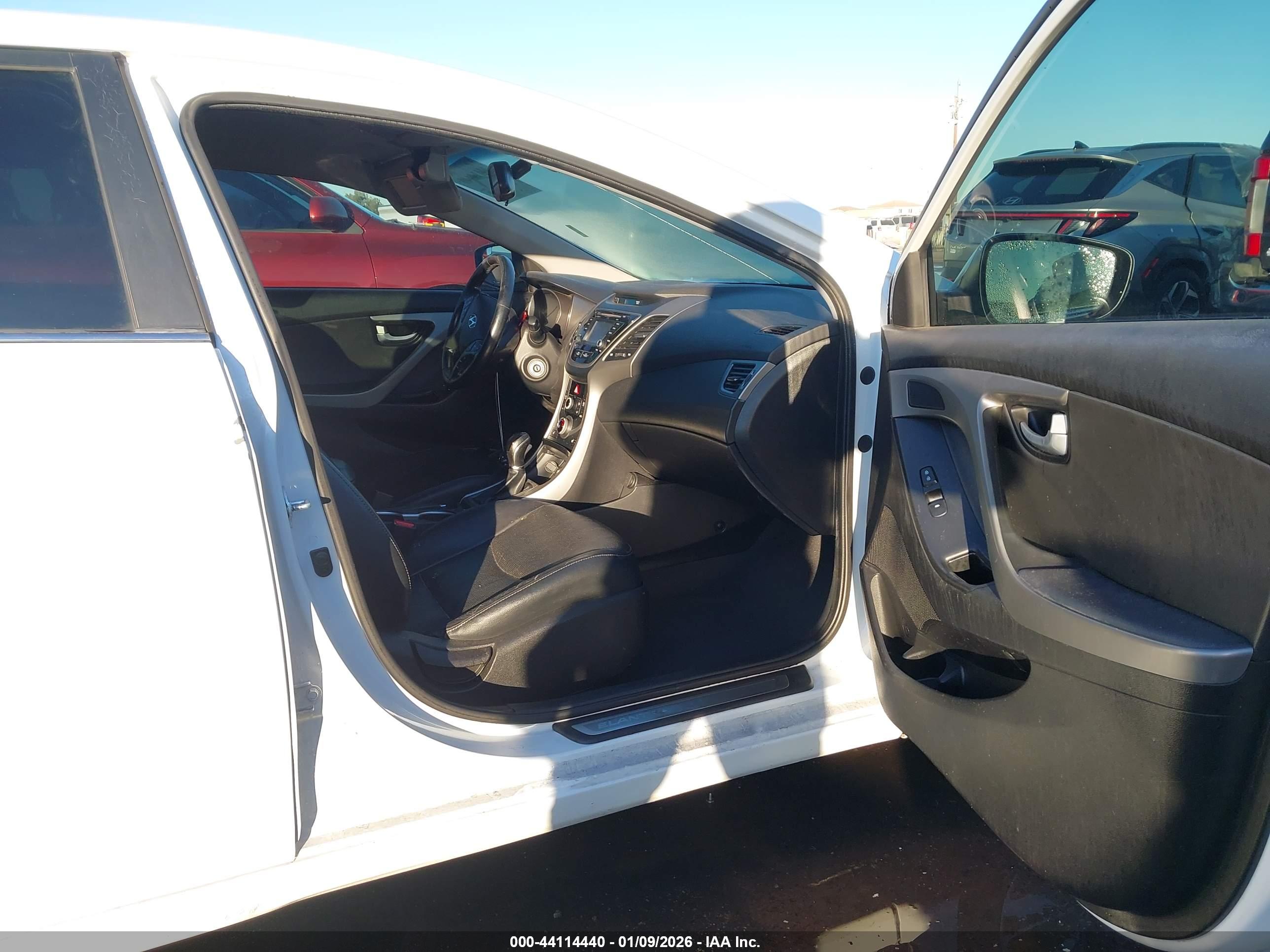 HYUNDAI ELANTRA image 5