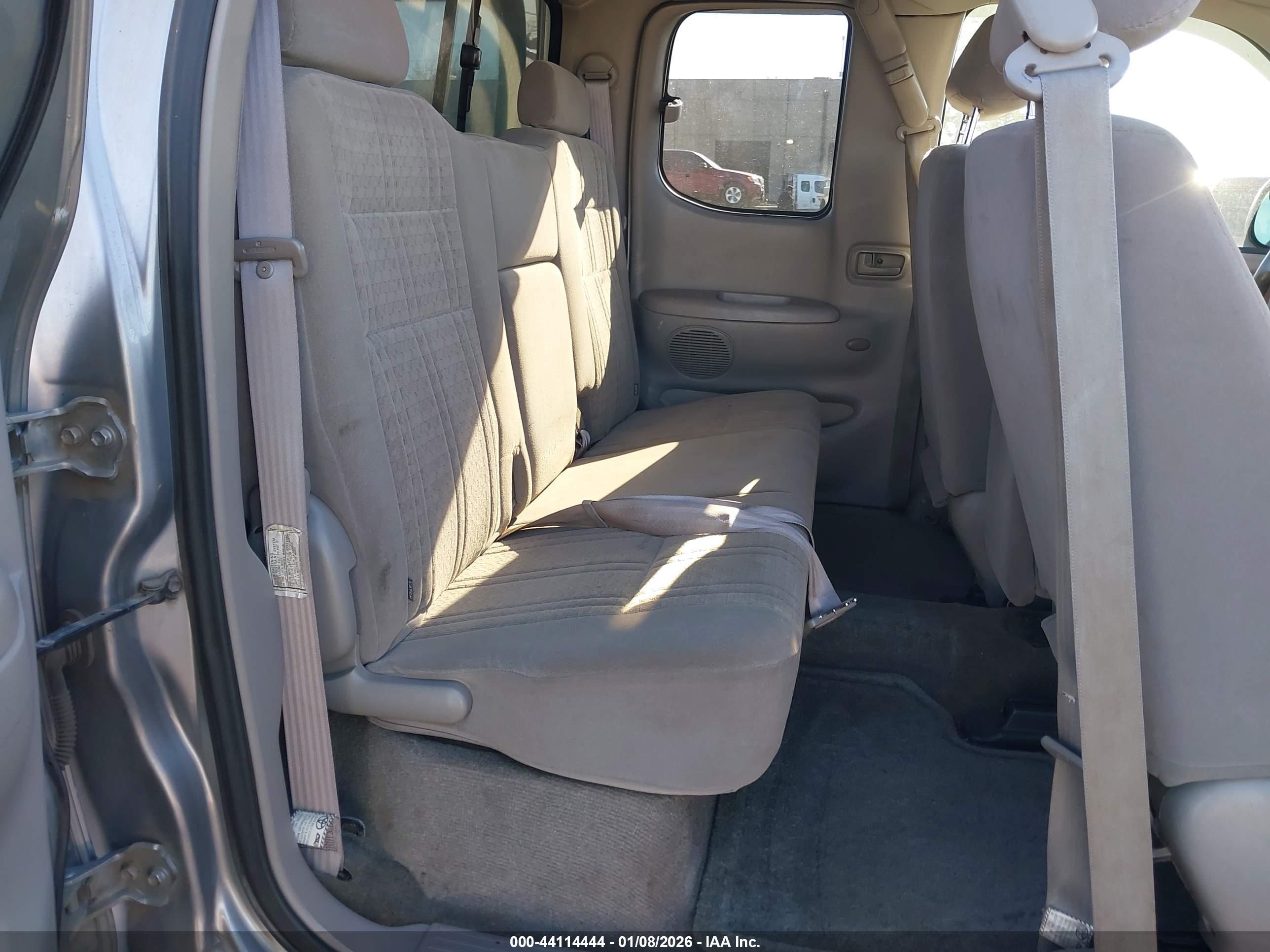 TOYOTA TUNDRA image 8