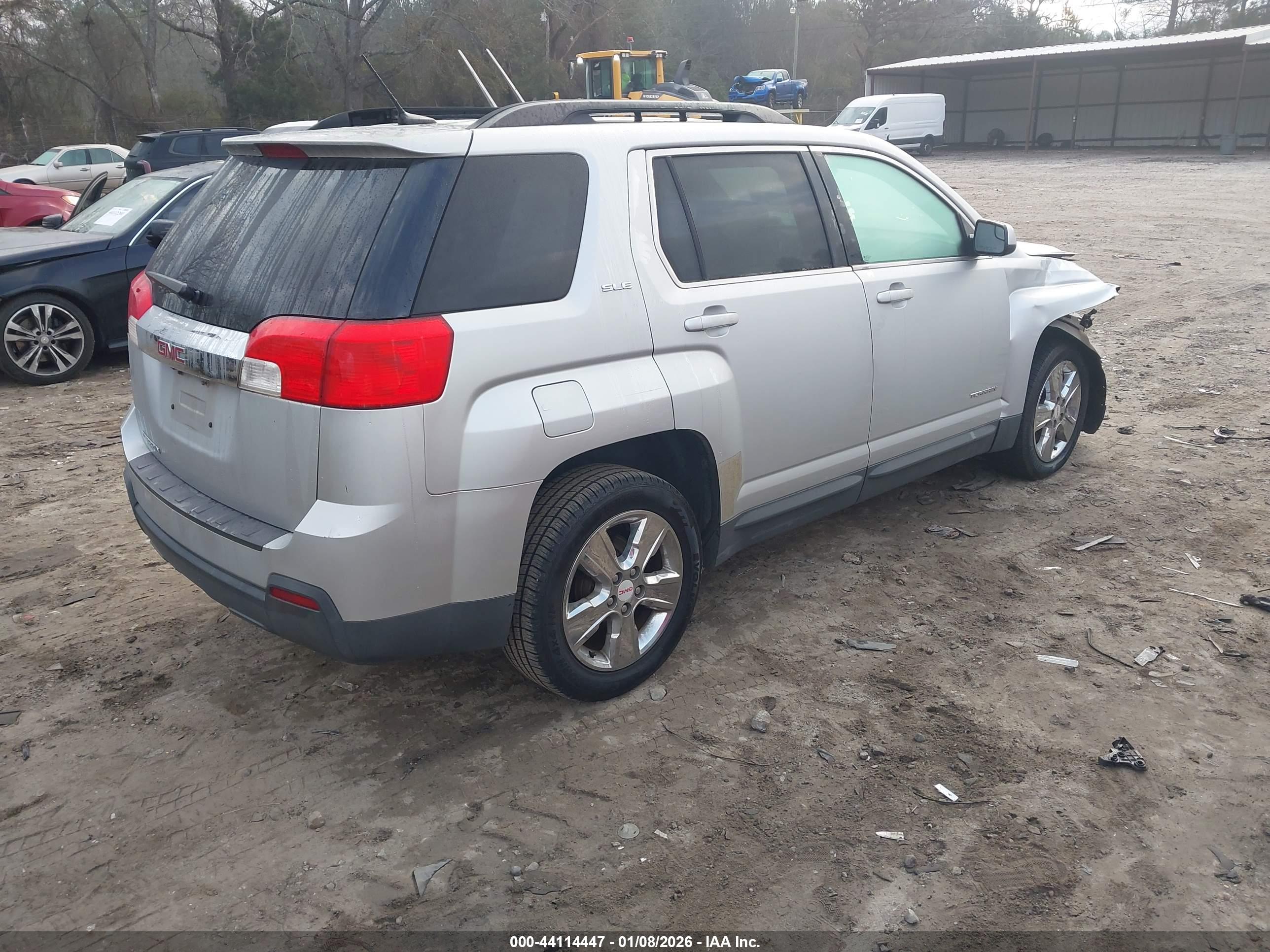 GMC TERRAIN image 4