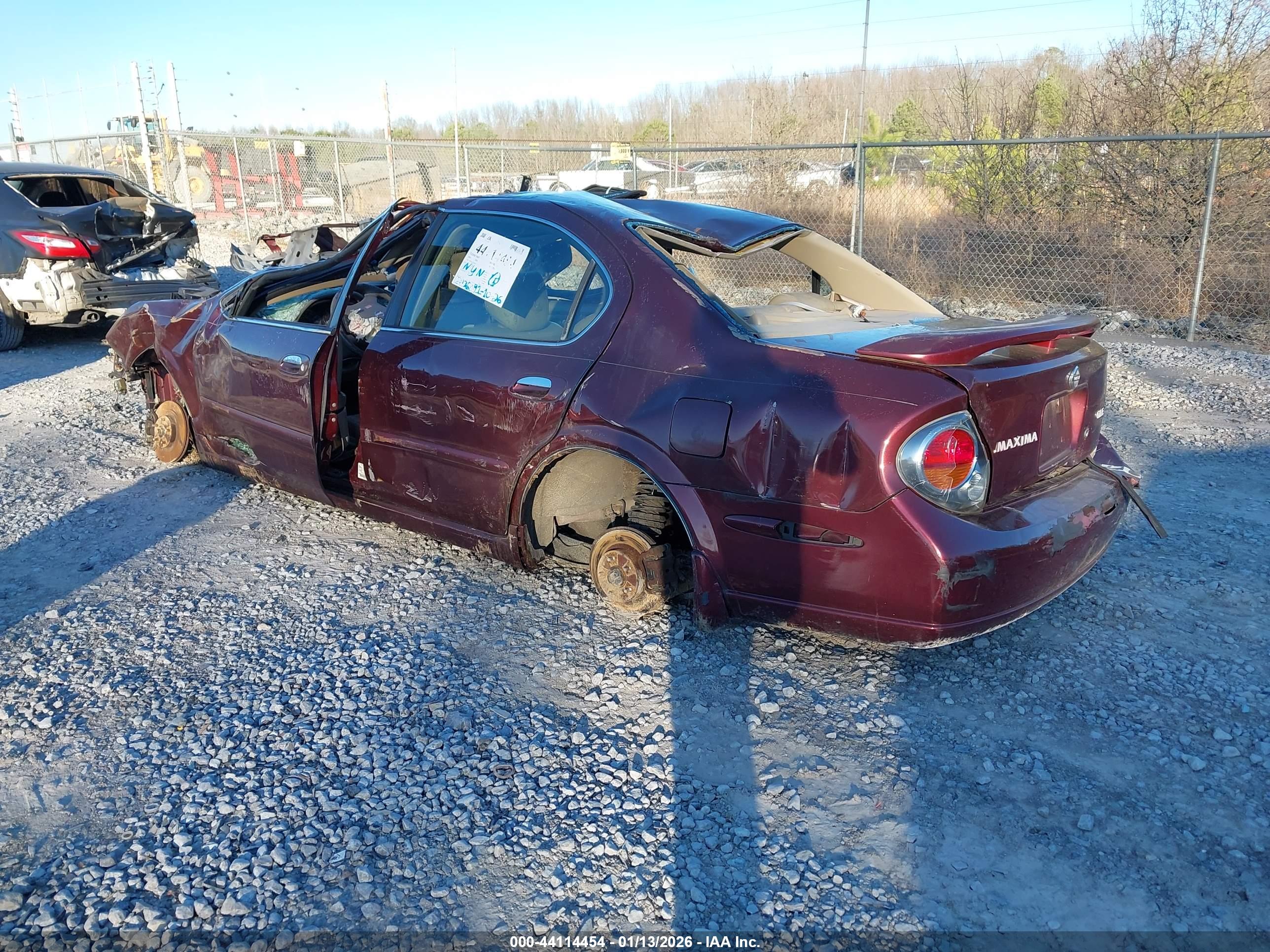 NISSAN MAXIMA image 3