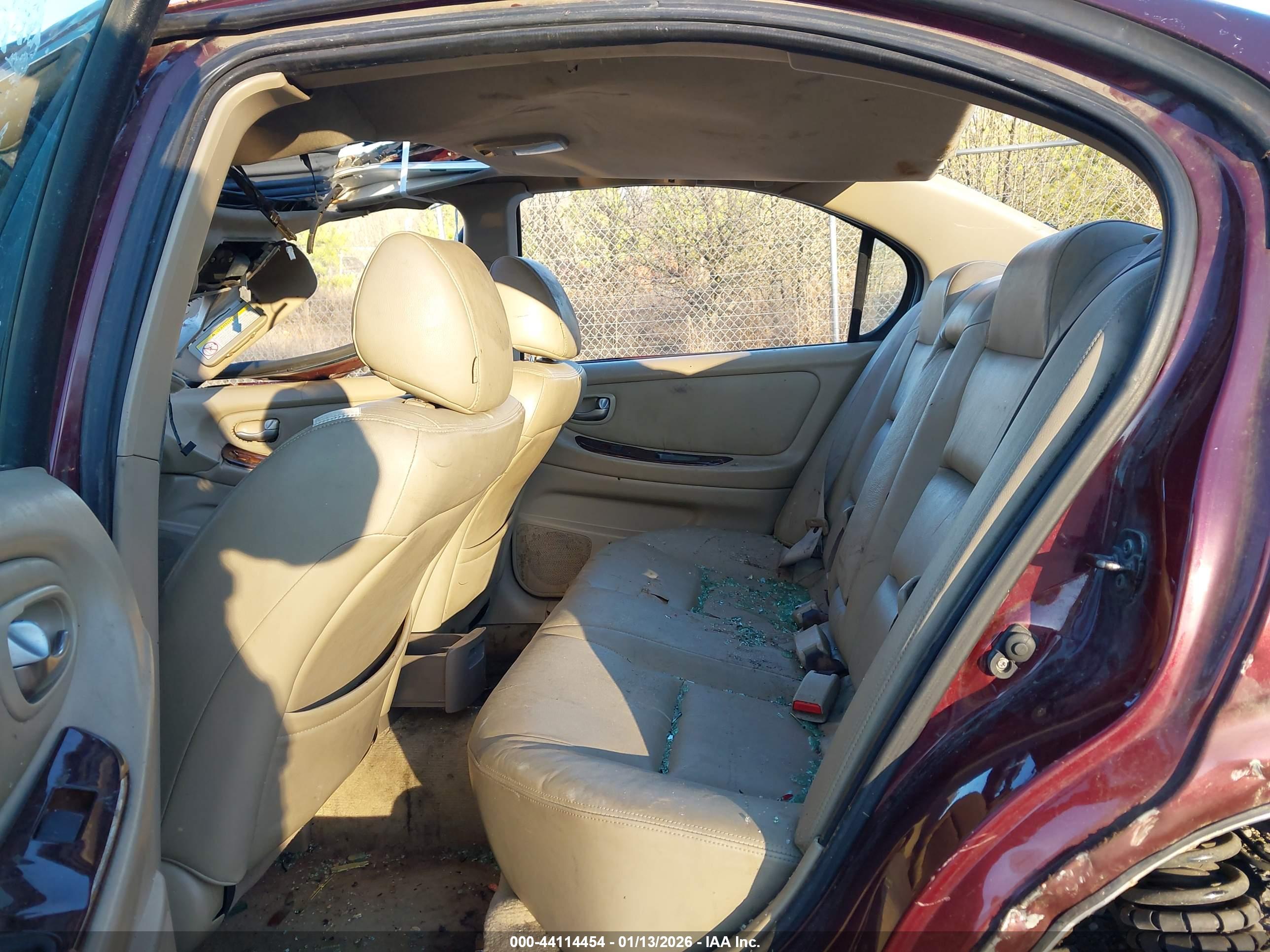 NISSAN MAXIMA image 8