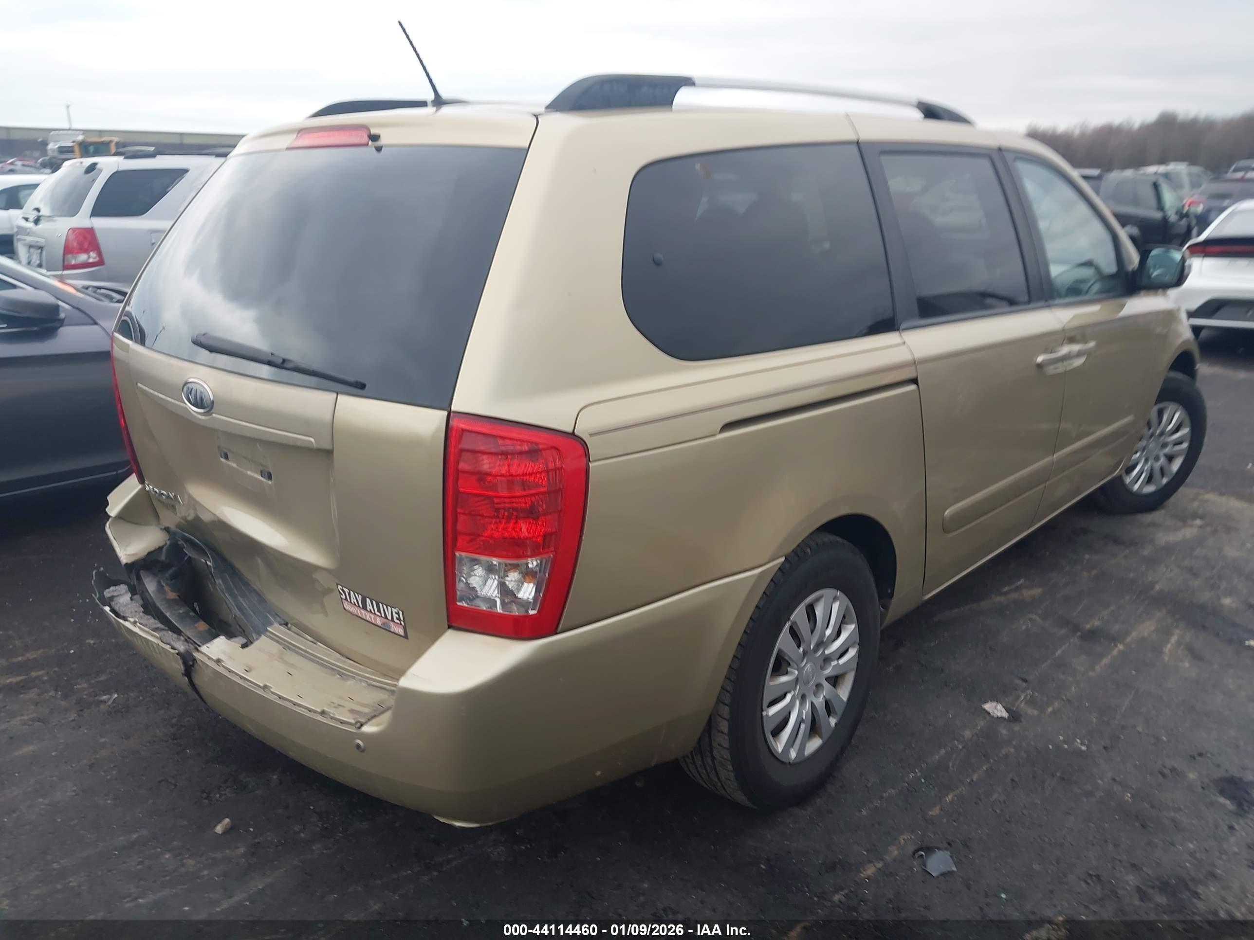KIA SEDONA image 4