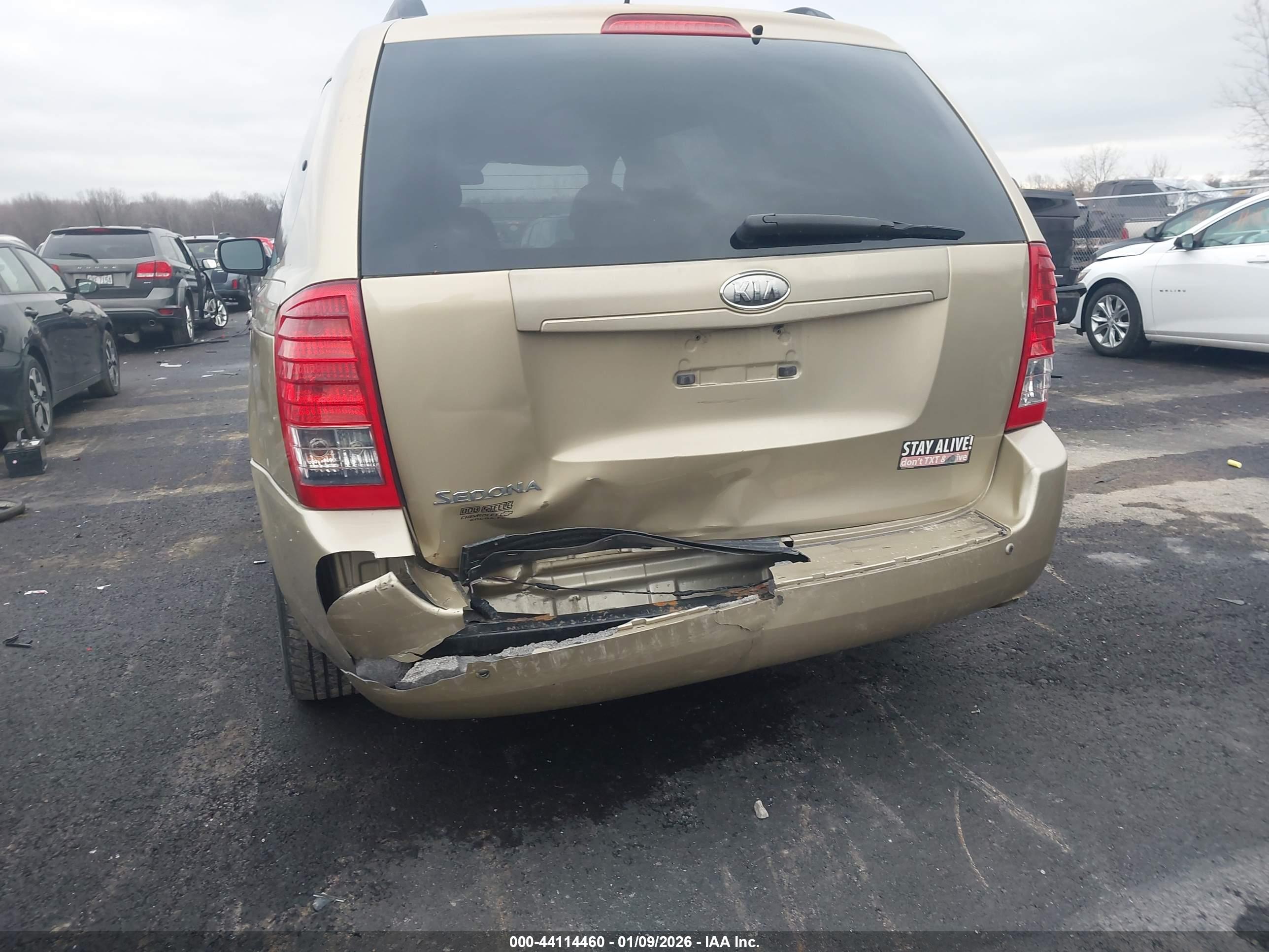 KIA SEDONA image 6