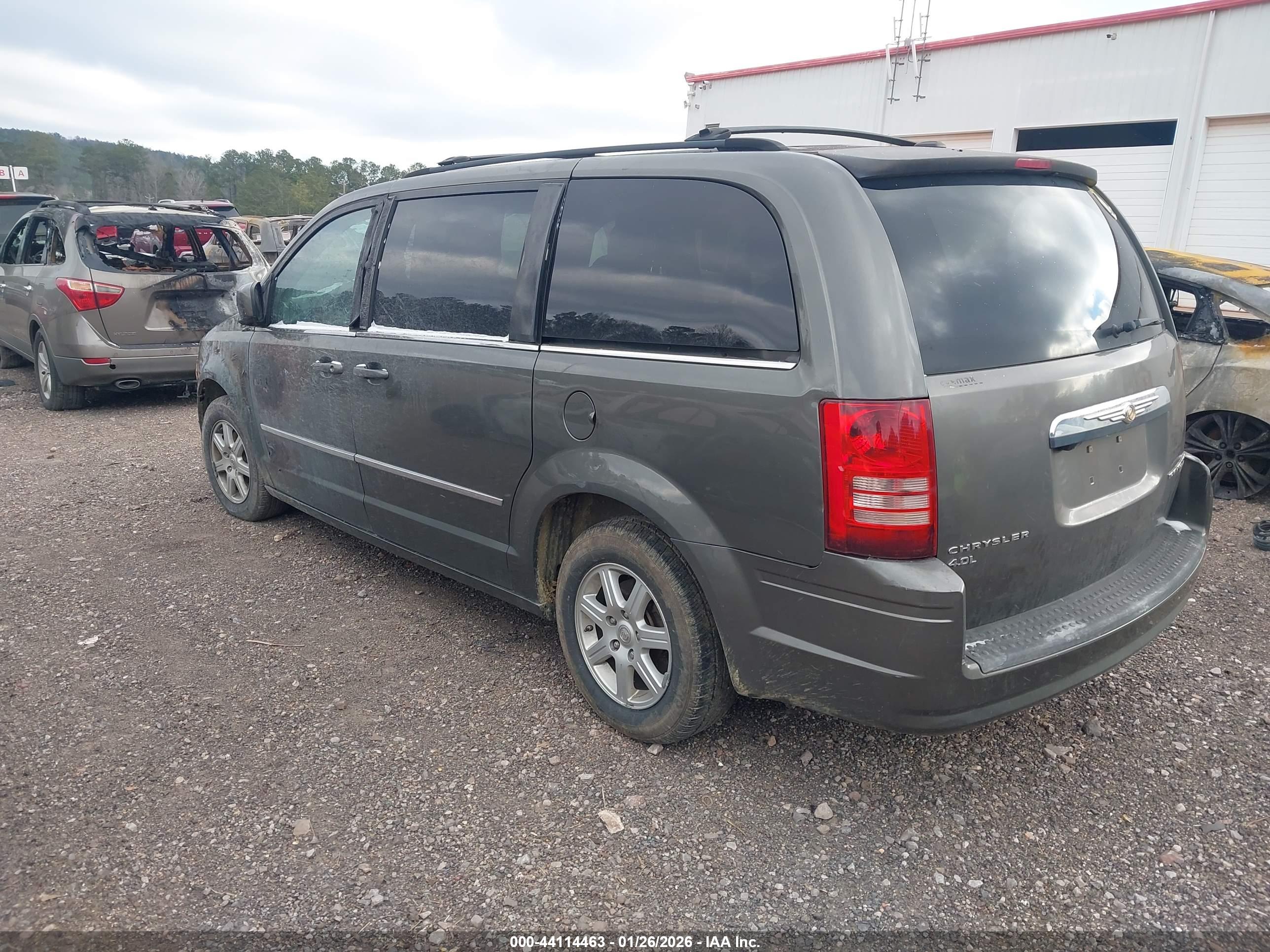 CHRYSLER TOWN image 3