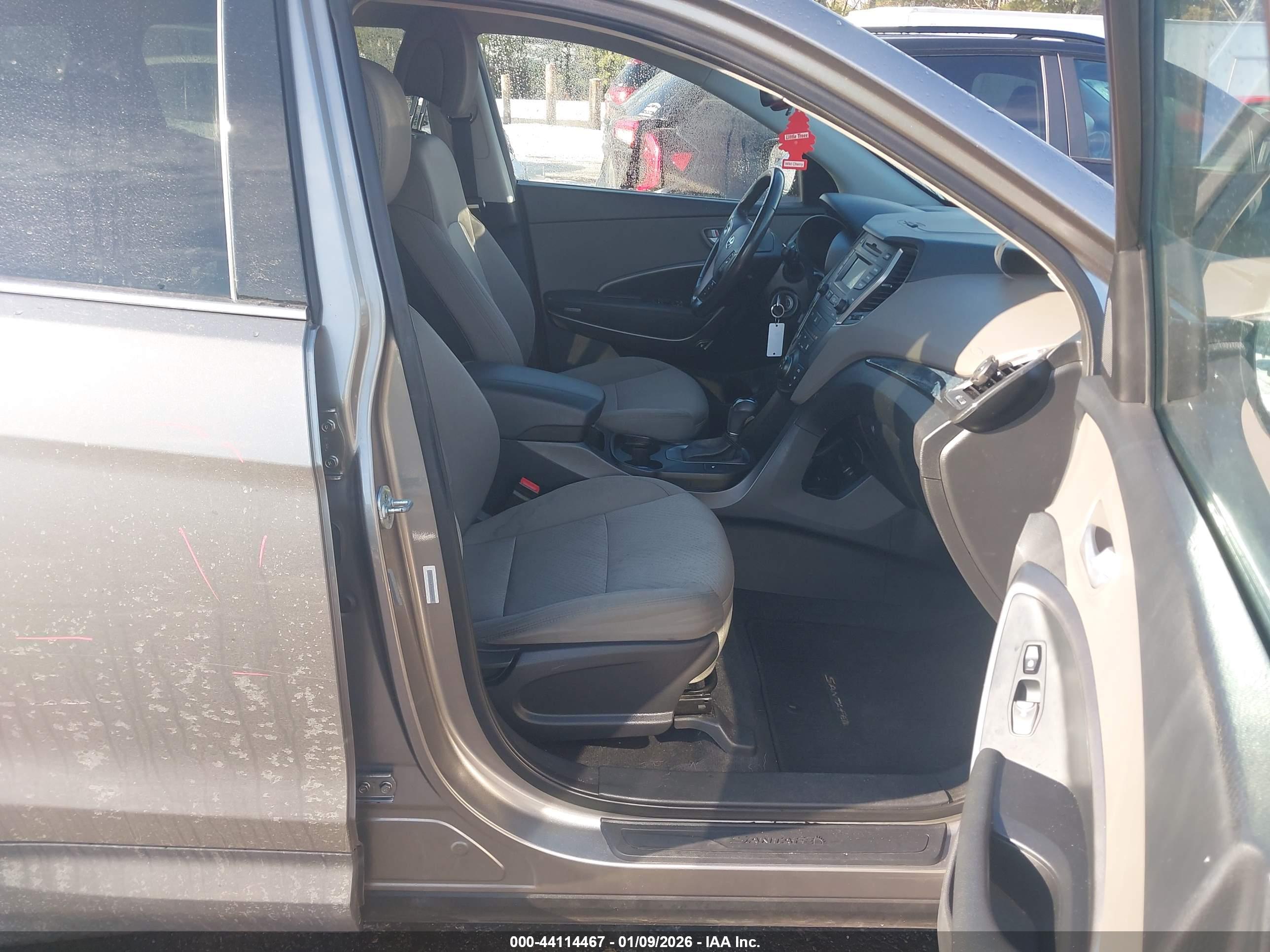 HYUNDAI SANTA image 5