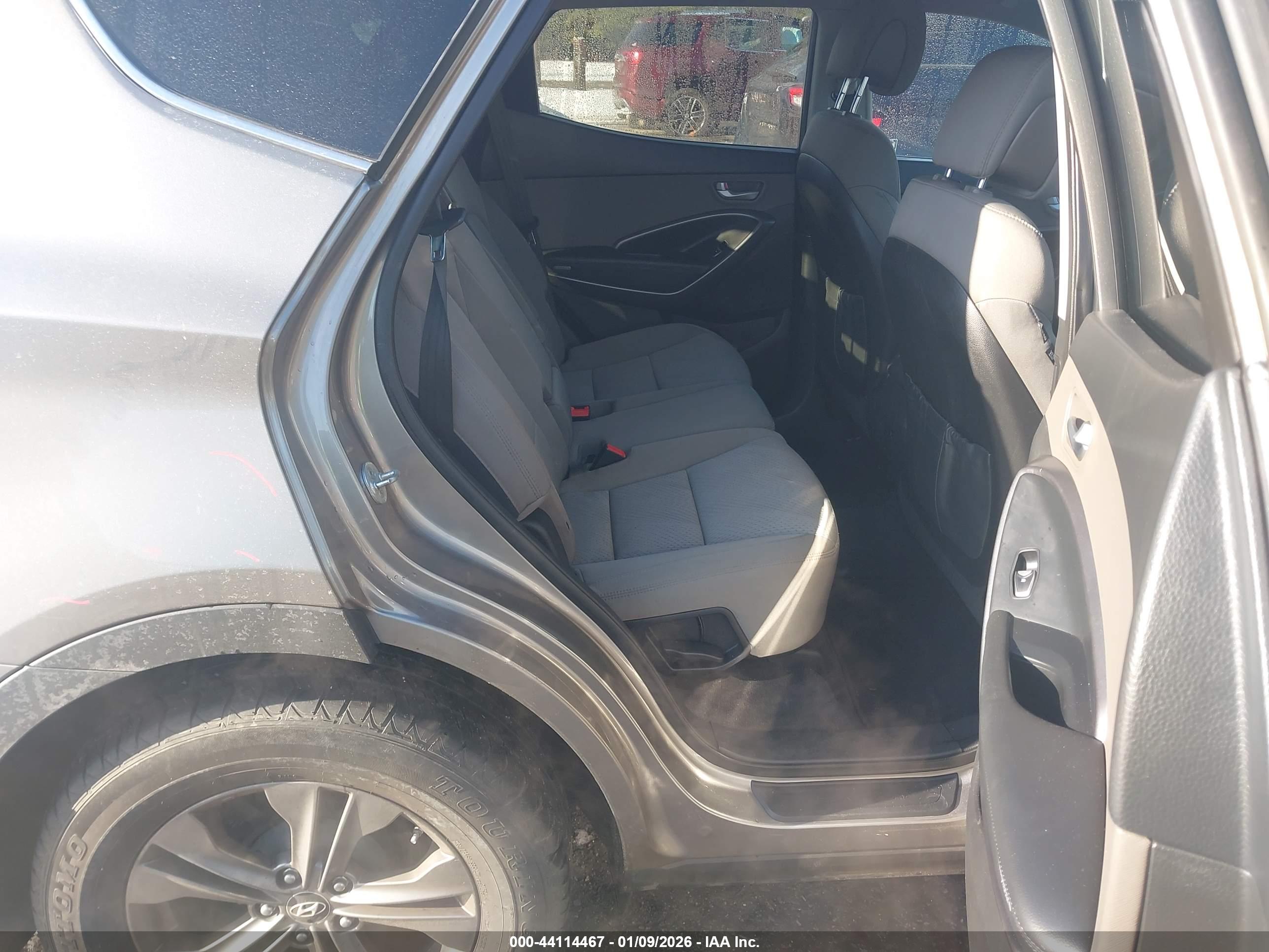 HYUNDAI SANTA image 8