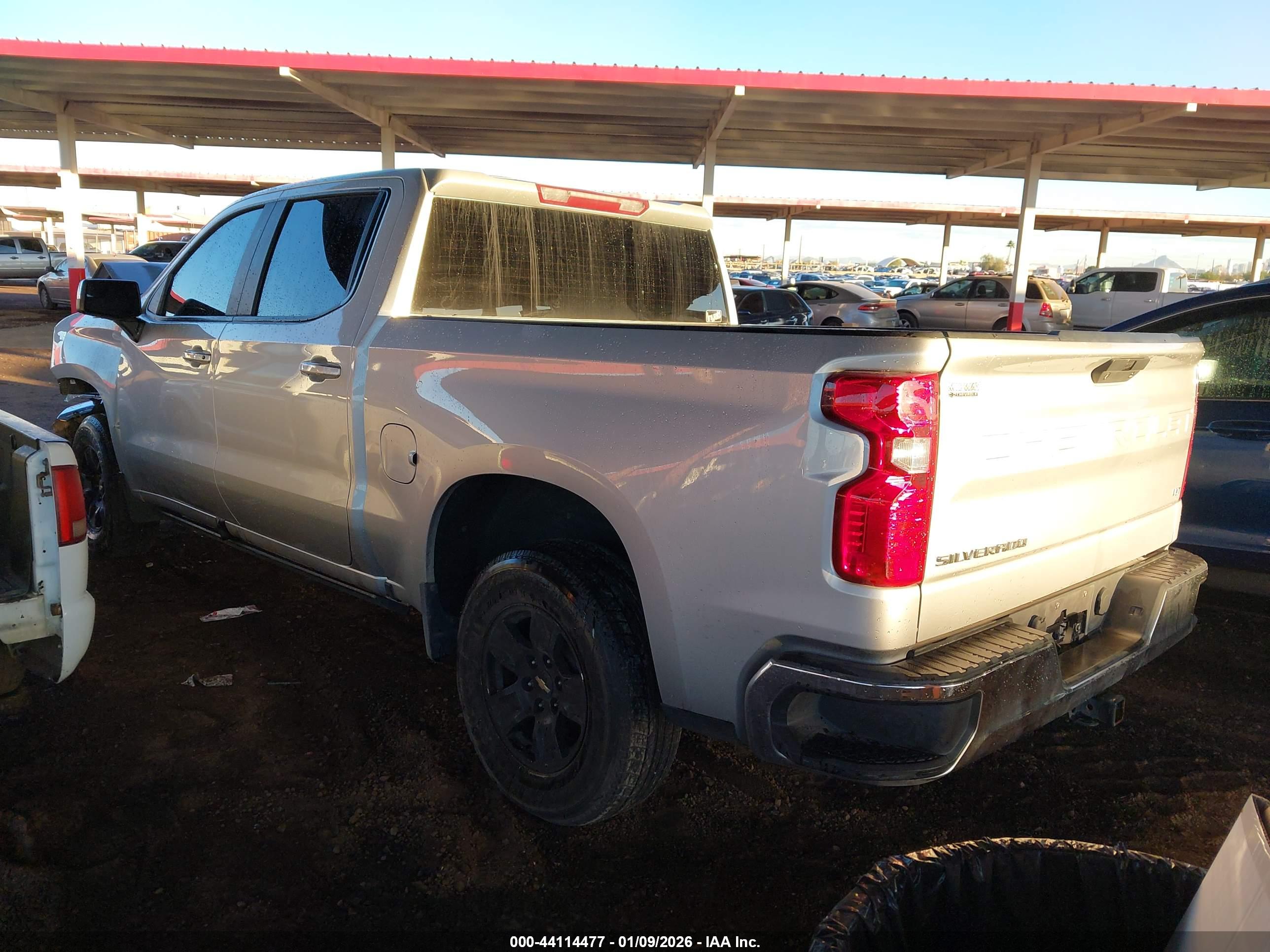 CHEVROLET SILVERADO image 3