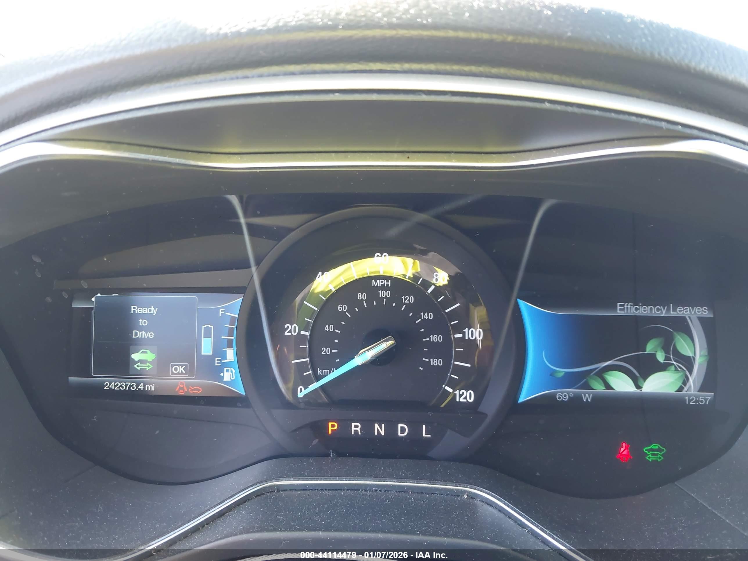 FORD FUSION image 7