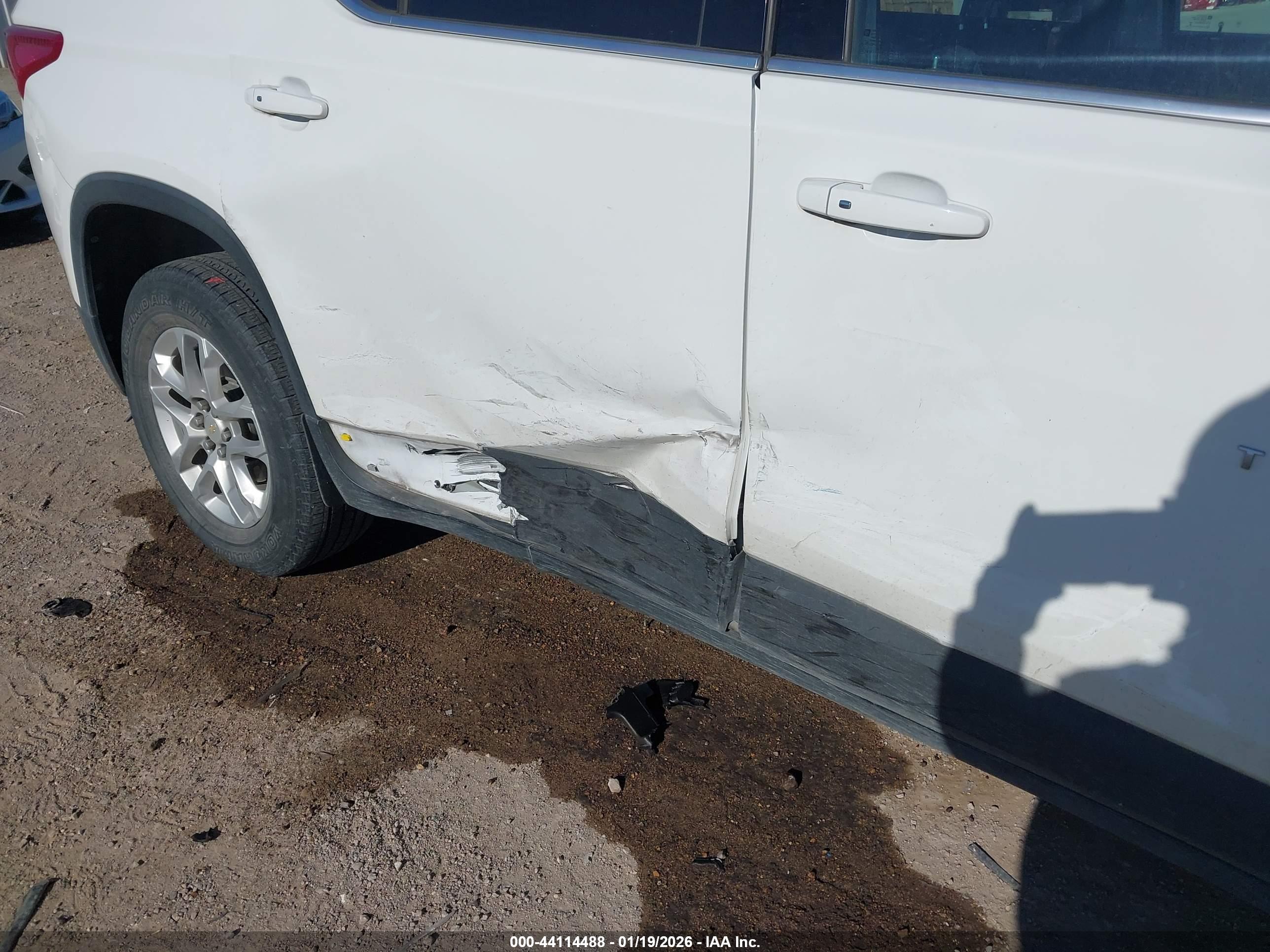 CHEVROLET TRAVERSE image 6