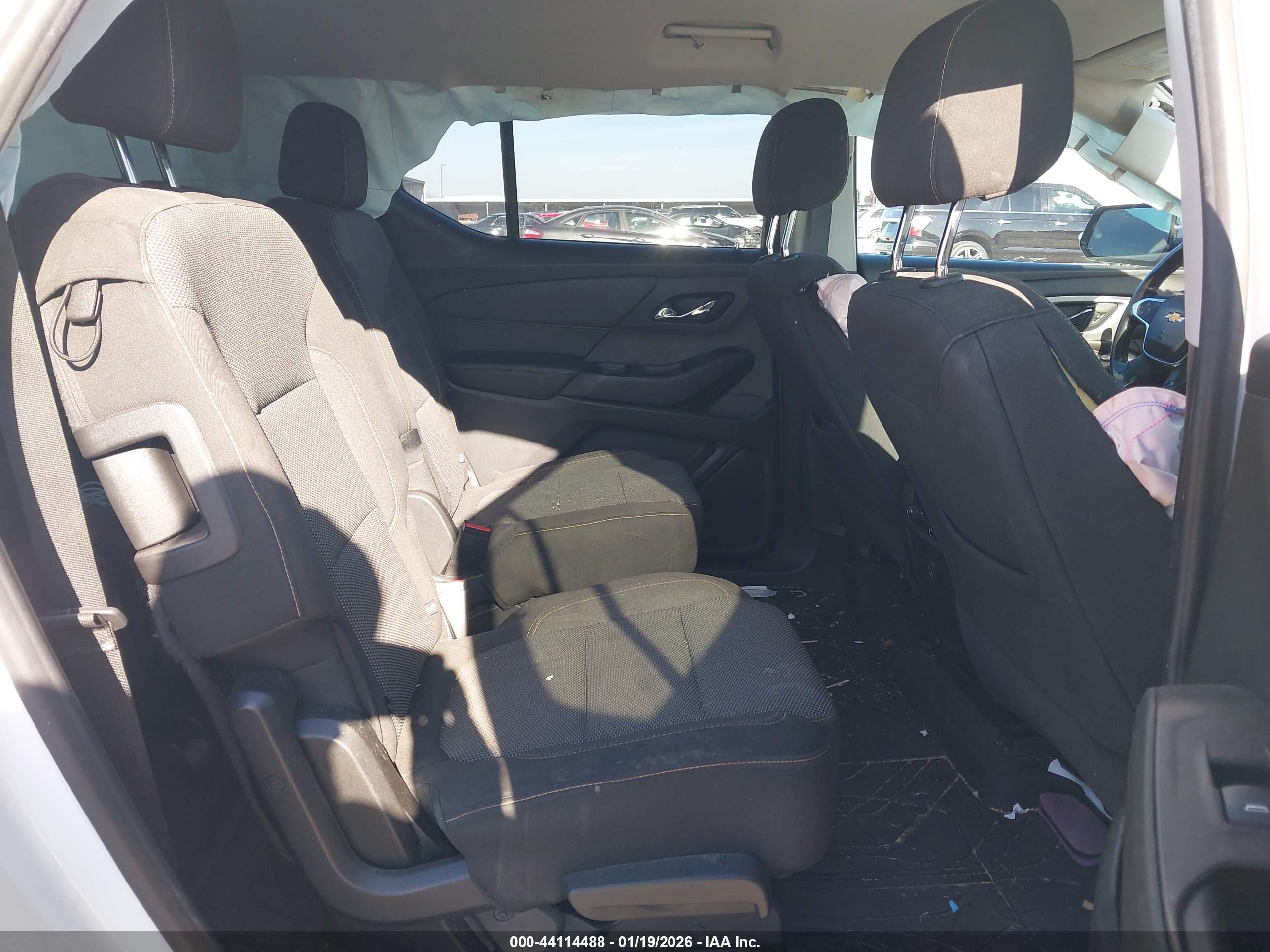 CHEVROLET TRAVERSE image 8