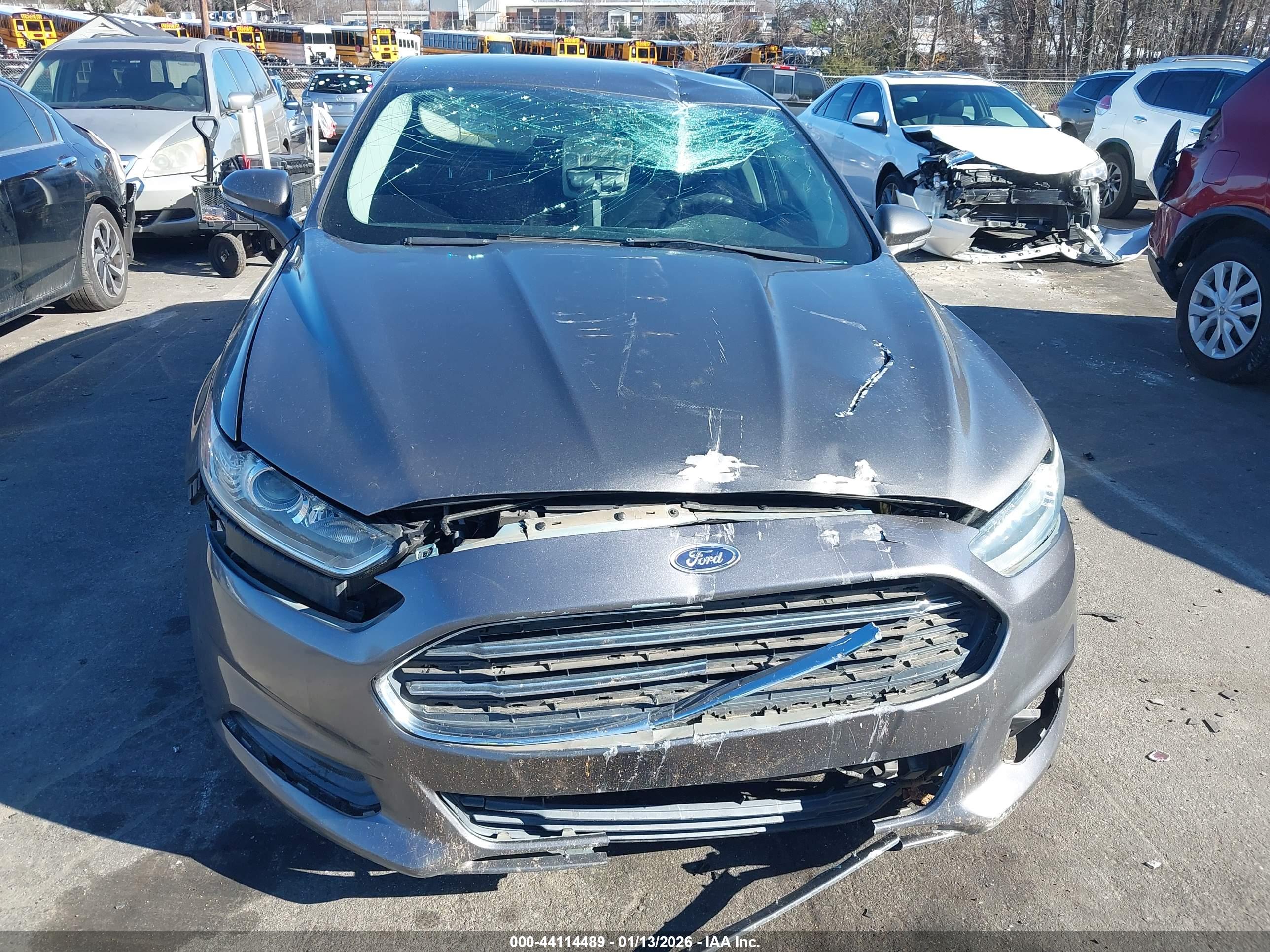 FORD FUSION image 6