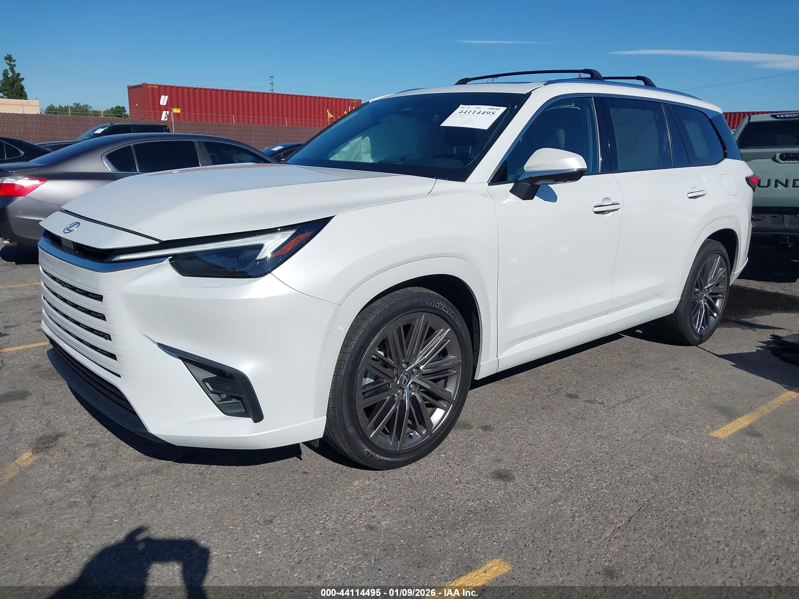 LEXUS TX image 2