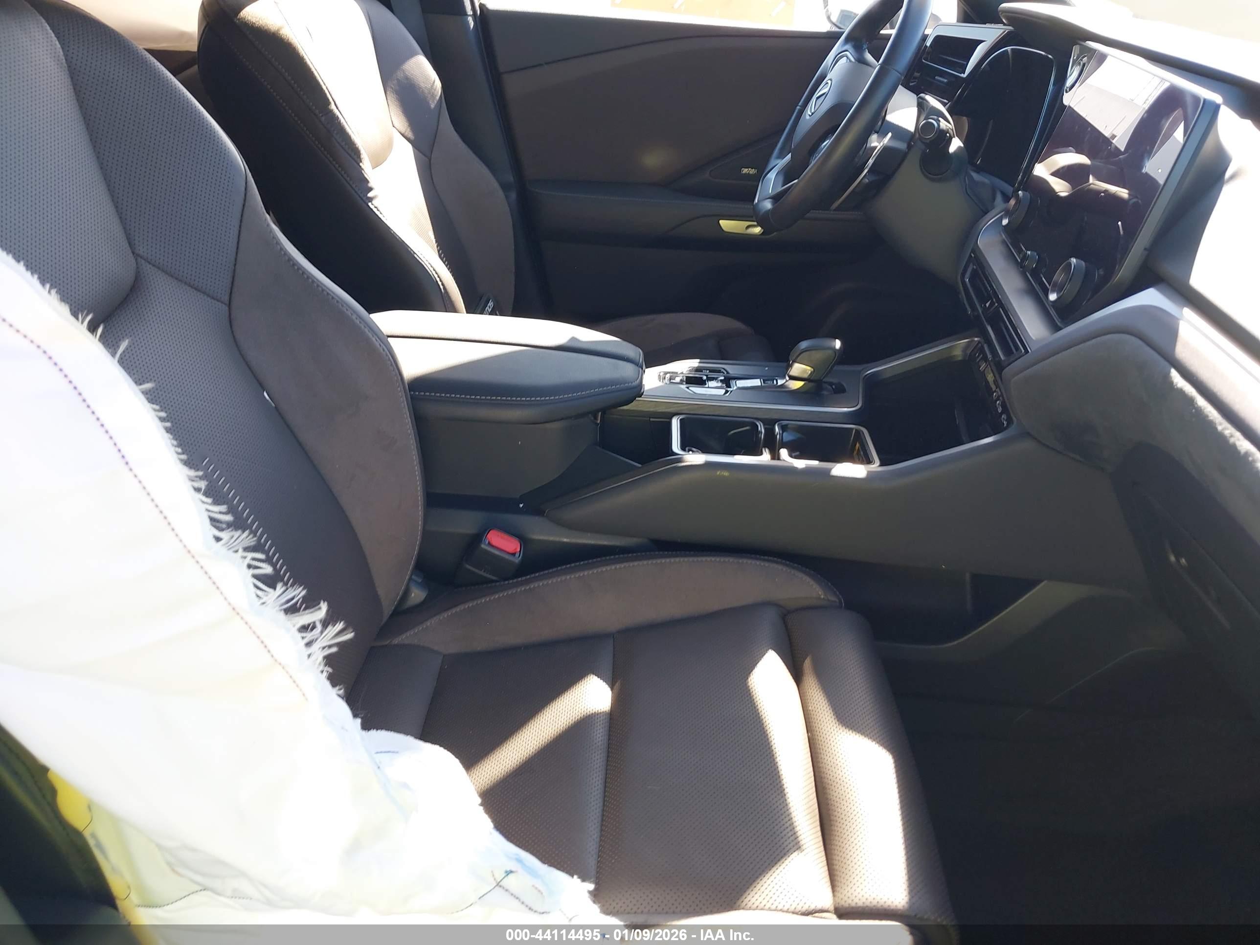 LEXUS TX image 5