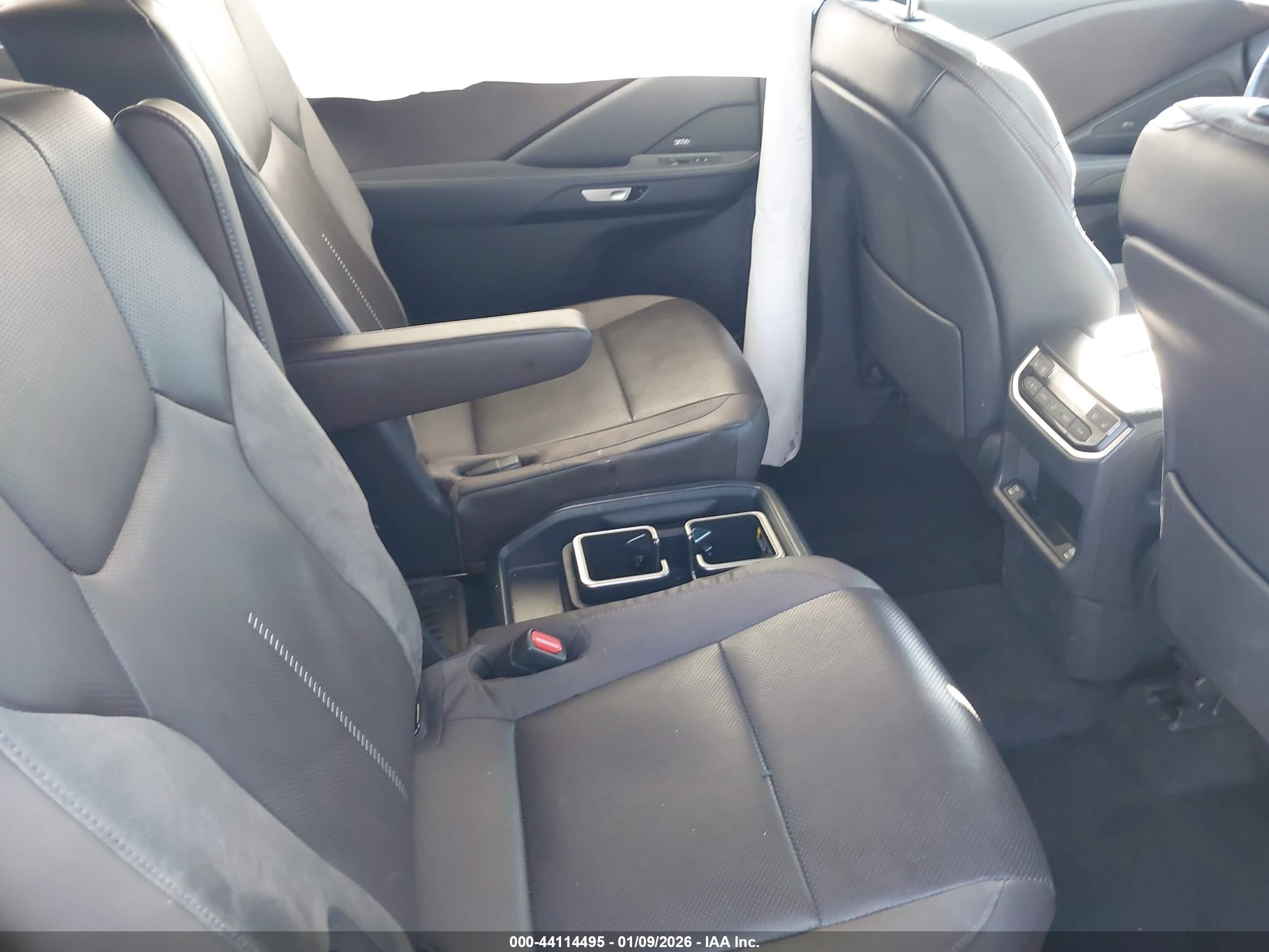 LEXUS TX image 8