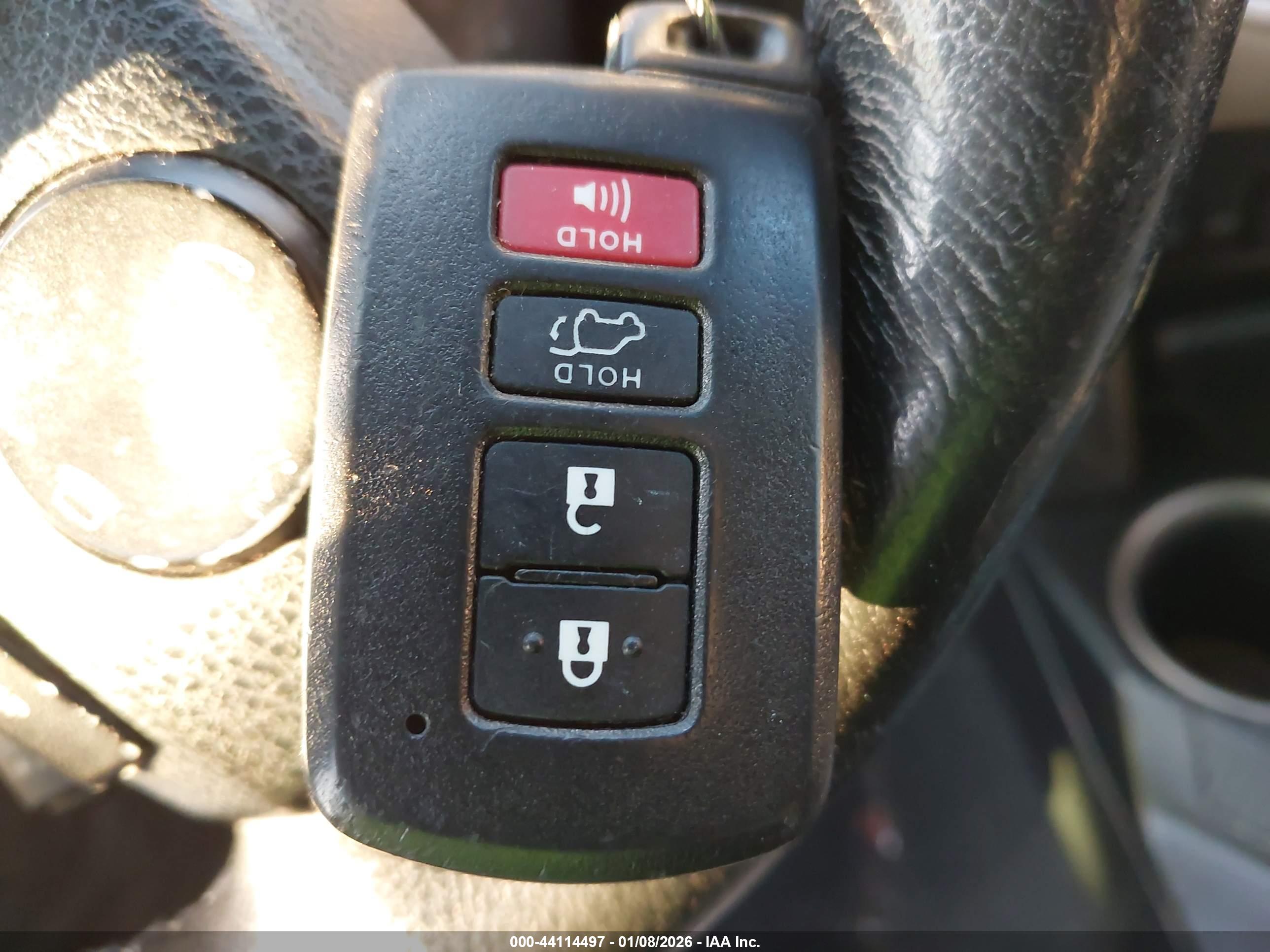 TOYOTA RAV4 image 11