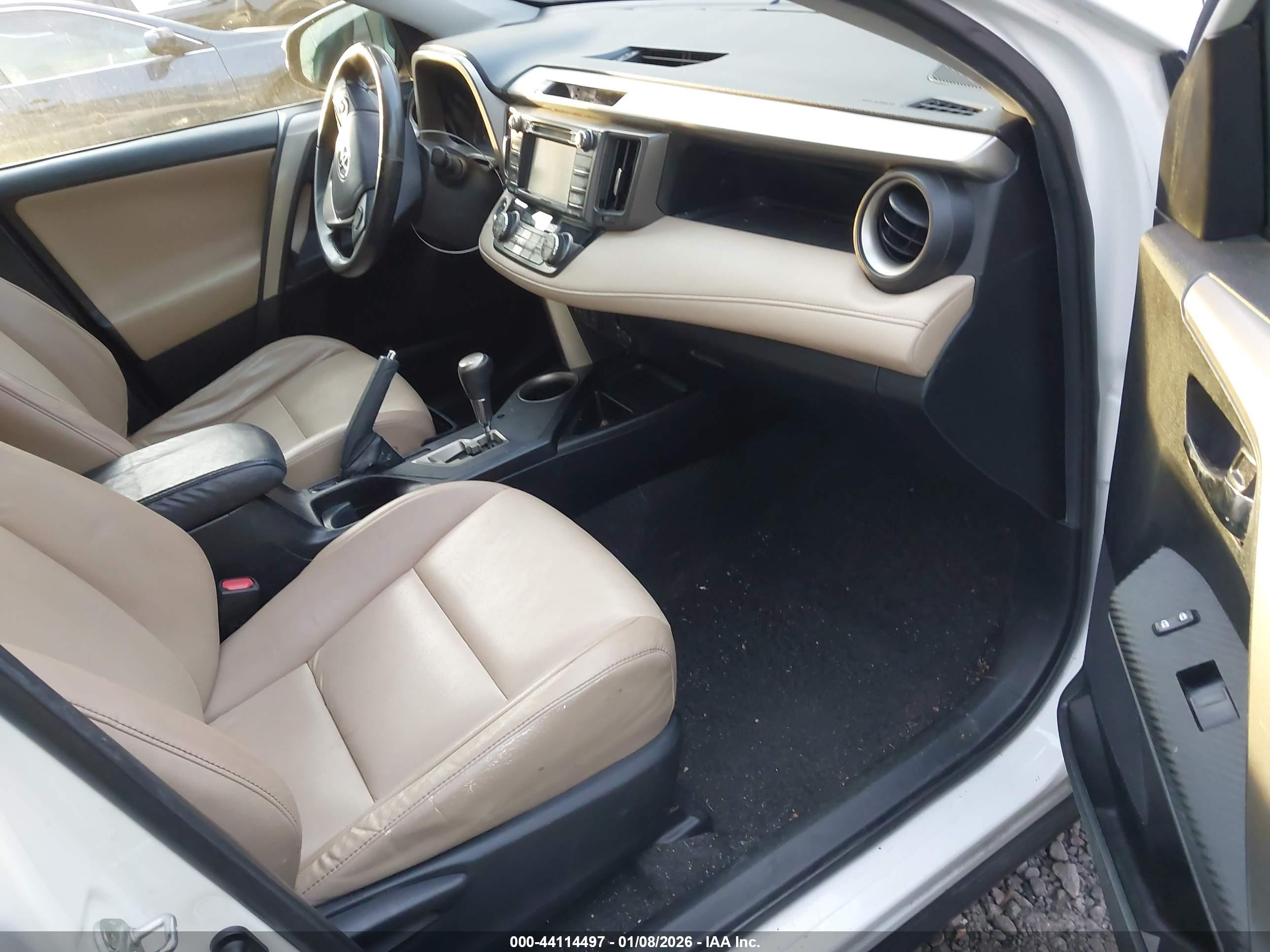 TOYOTA RAV4 image 5