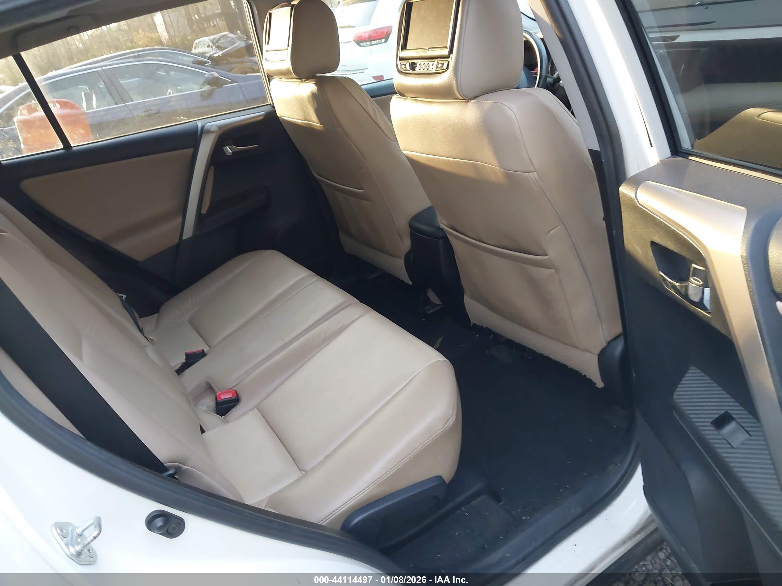 TOYOTA RAV4 image 8