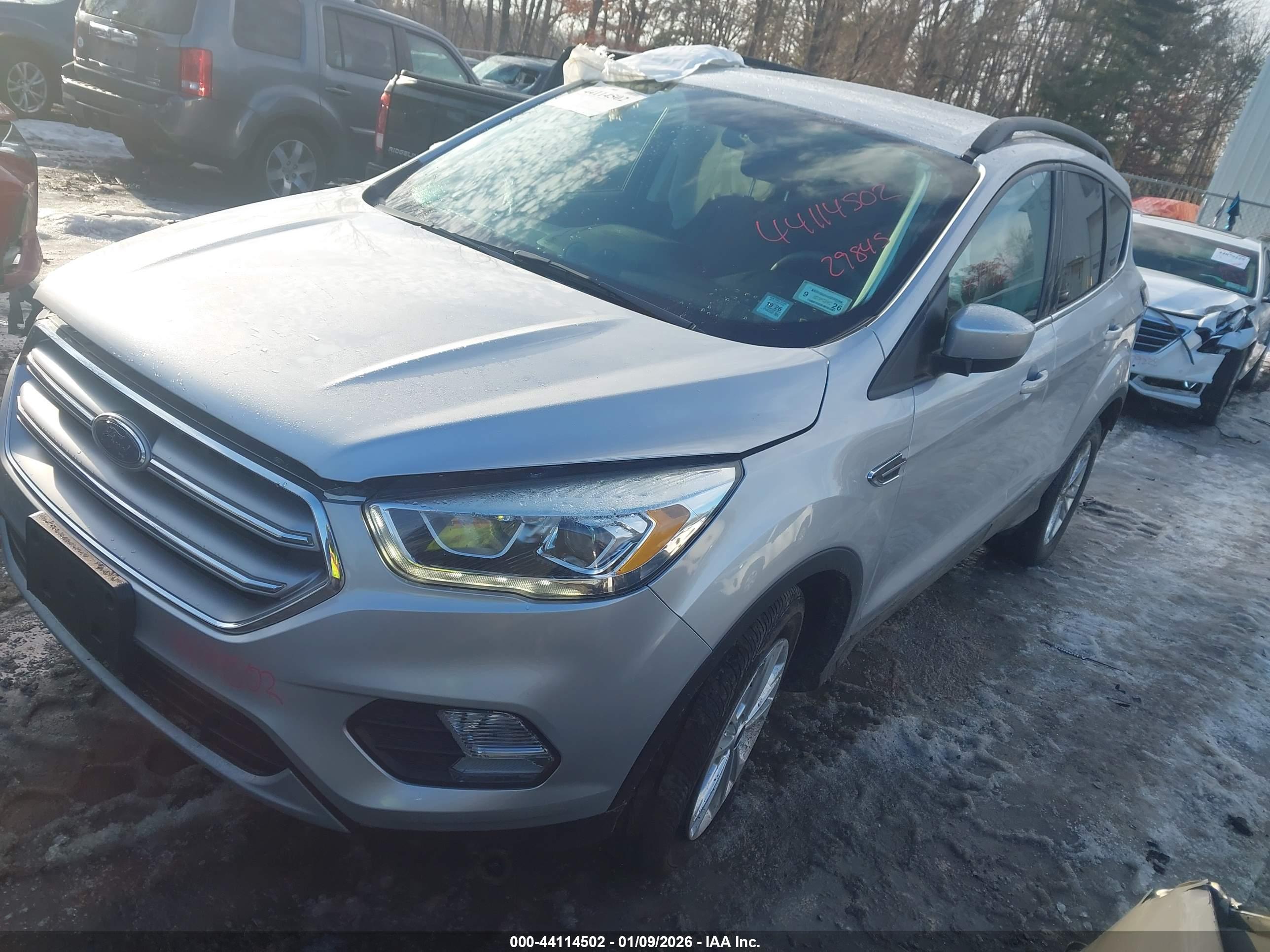 FORD ESCAPE image 2