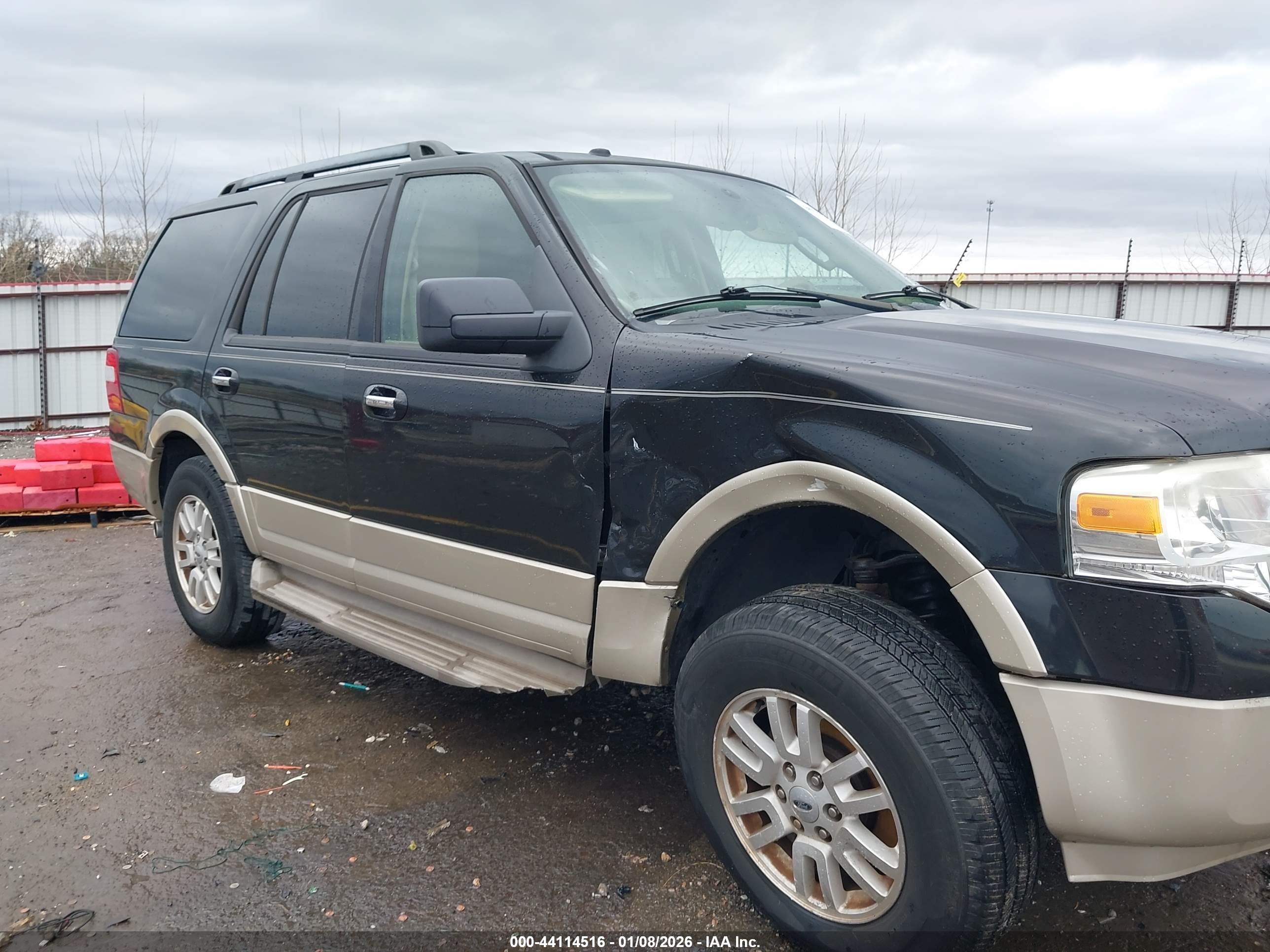 FORD EXPEDITION image 6