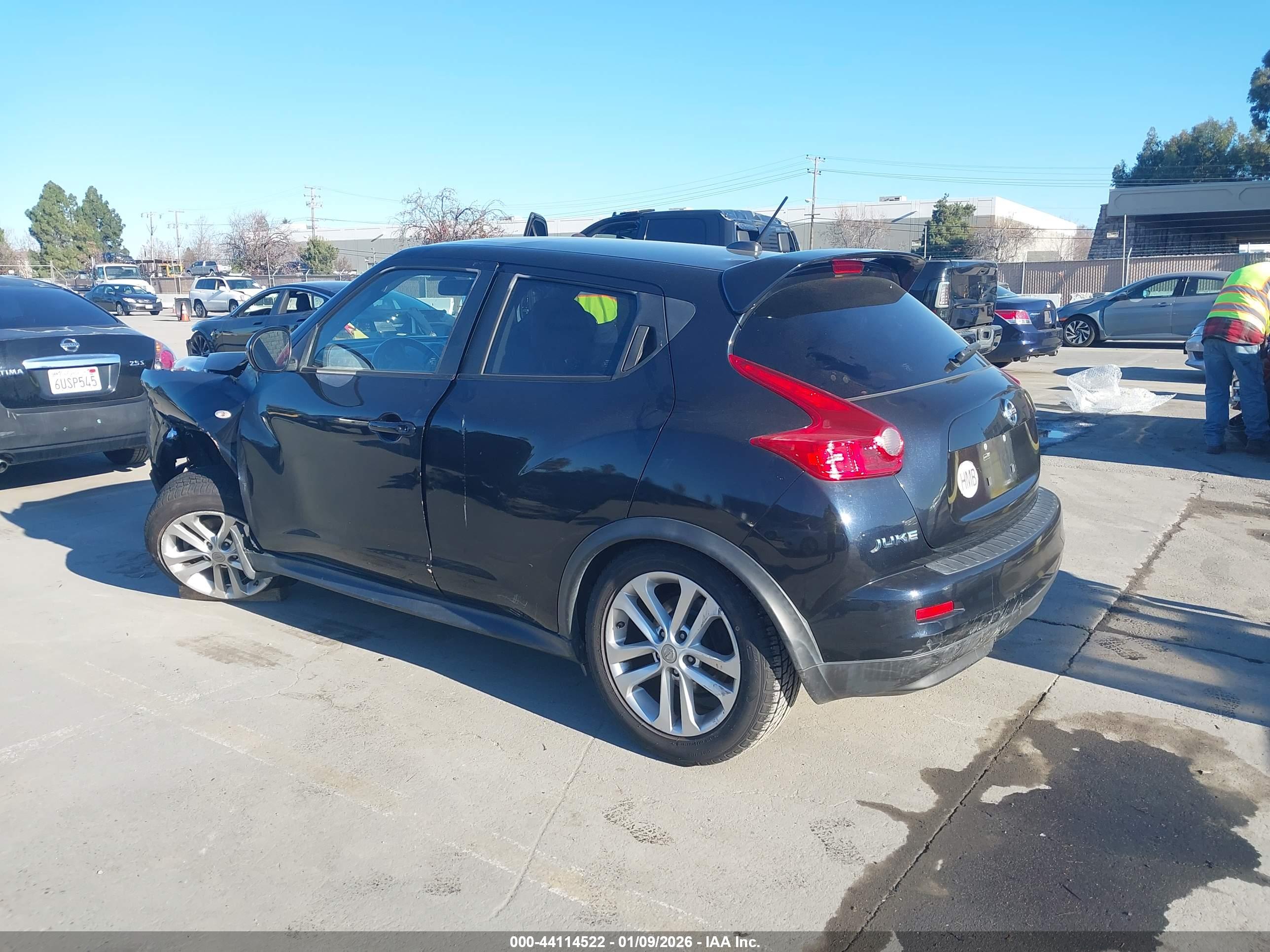 NISSAN JUKE image 3