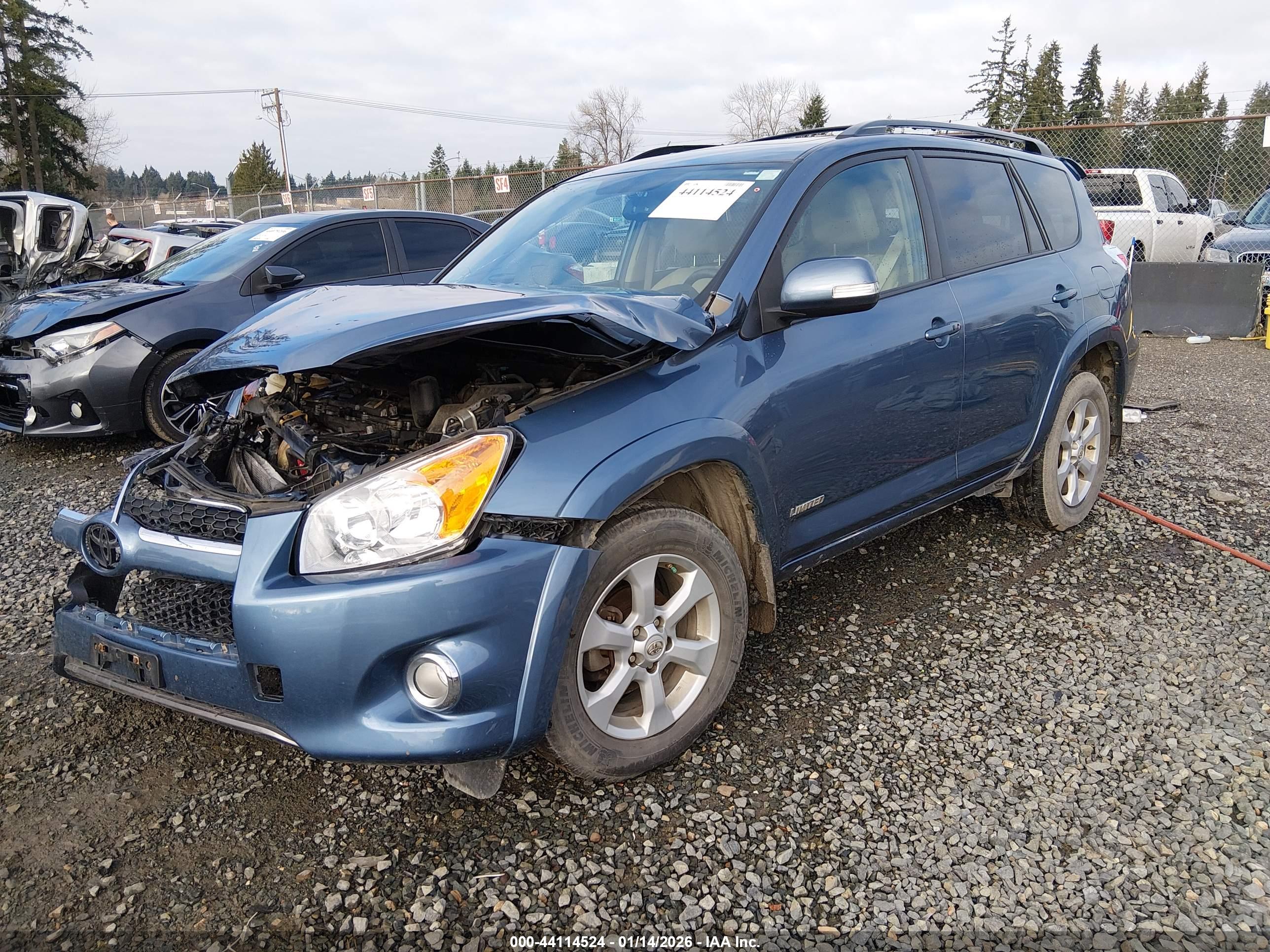 TOYOTA RAV4 image 2
