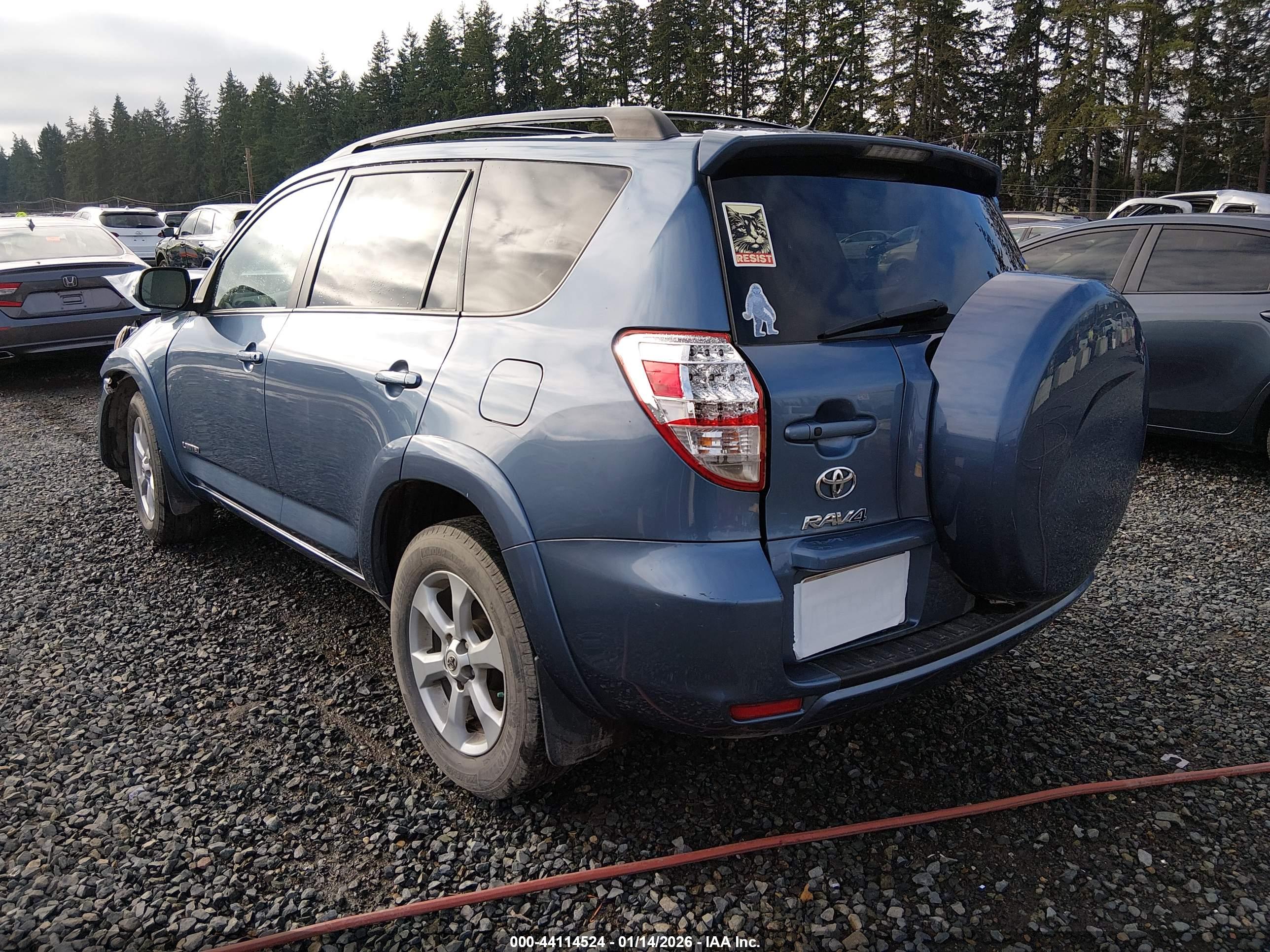 TOYOTA RAV4 image 3