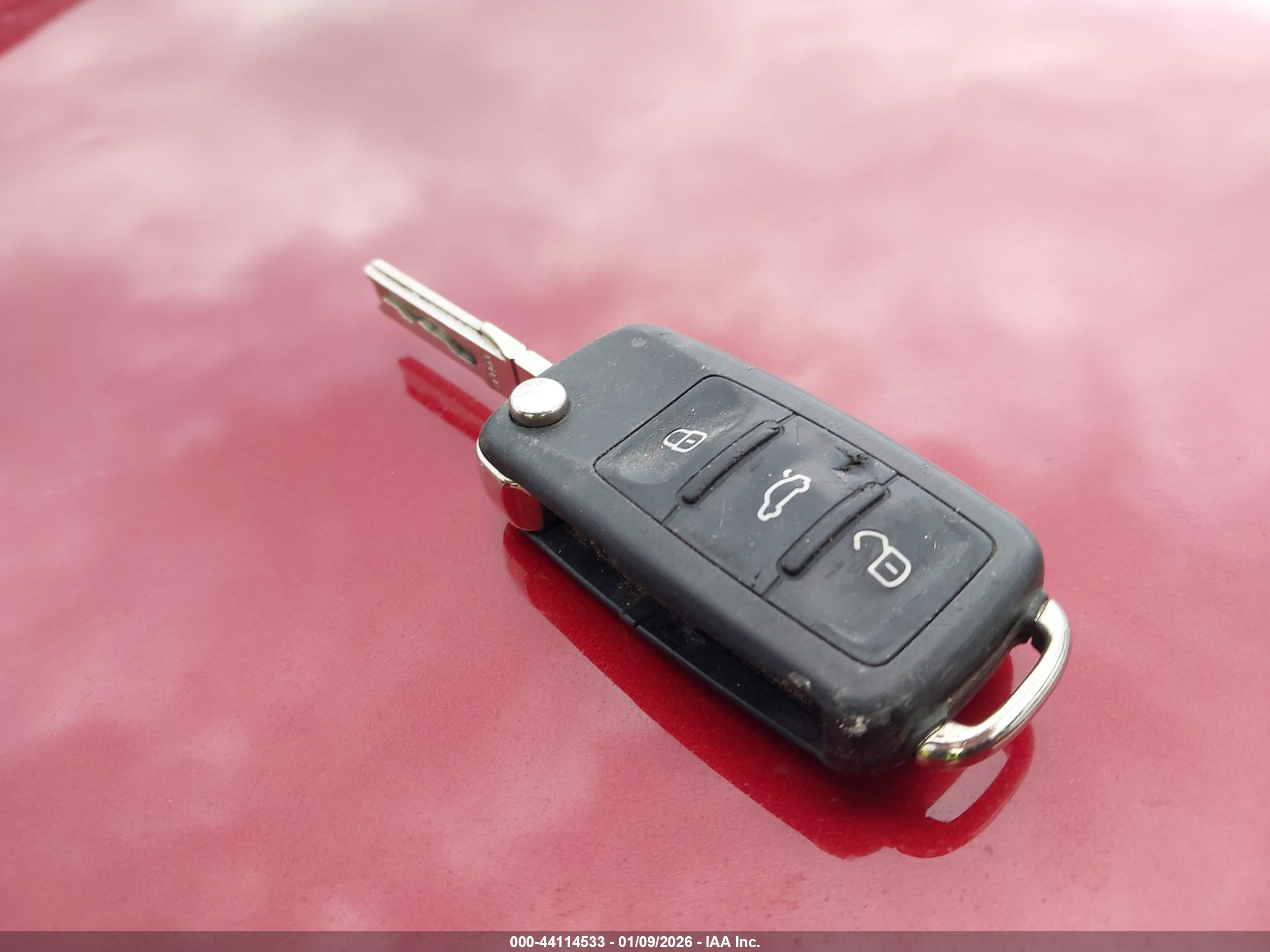 VOLKSWAGEN PASSAT image 11
