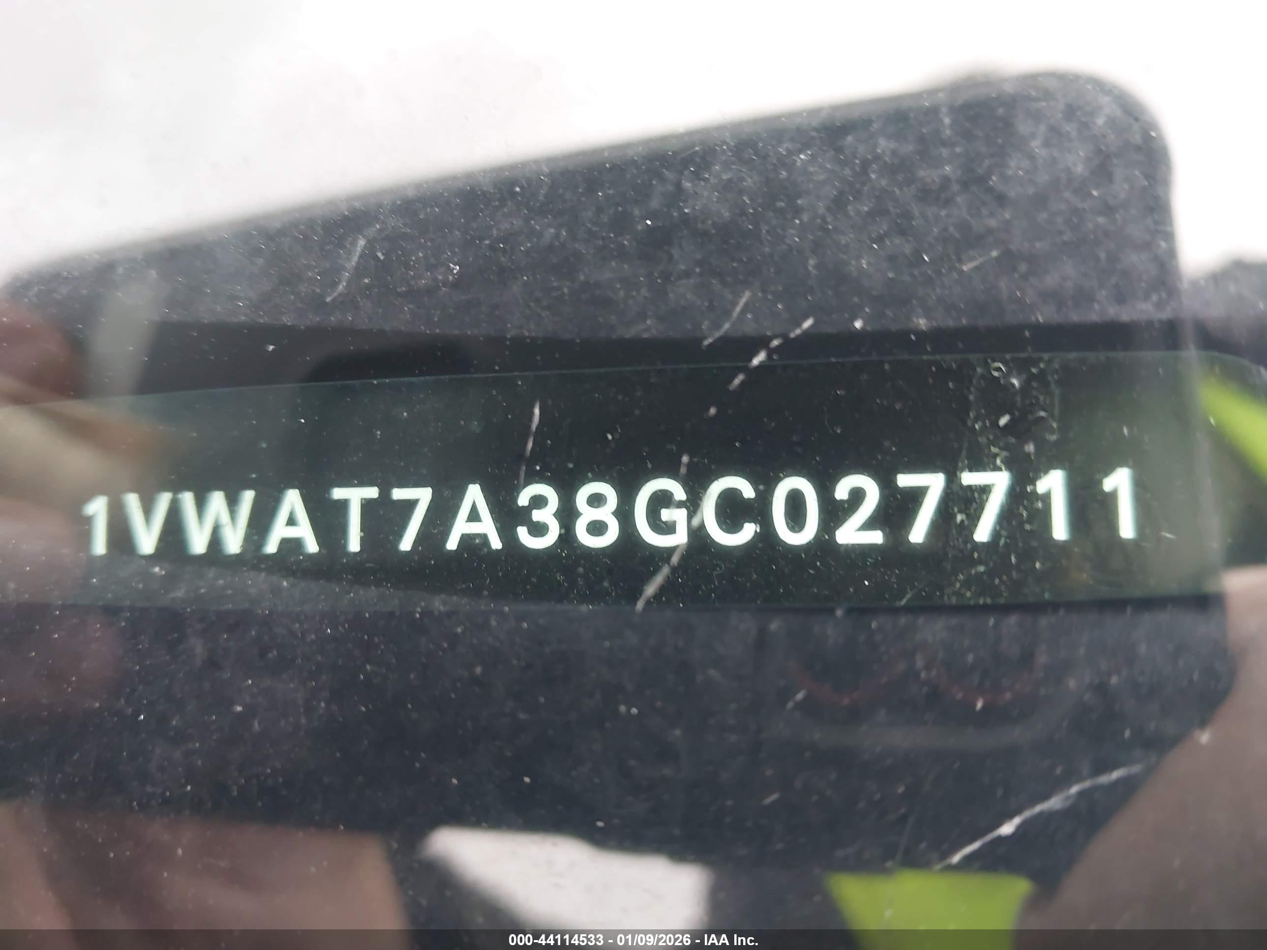 VOLKSWAGEN PASSAT image 9