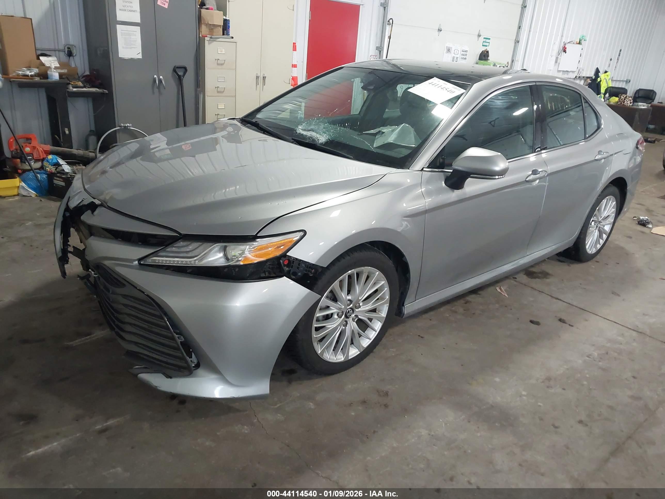 TOYOTA CAMRY image 2