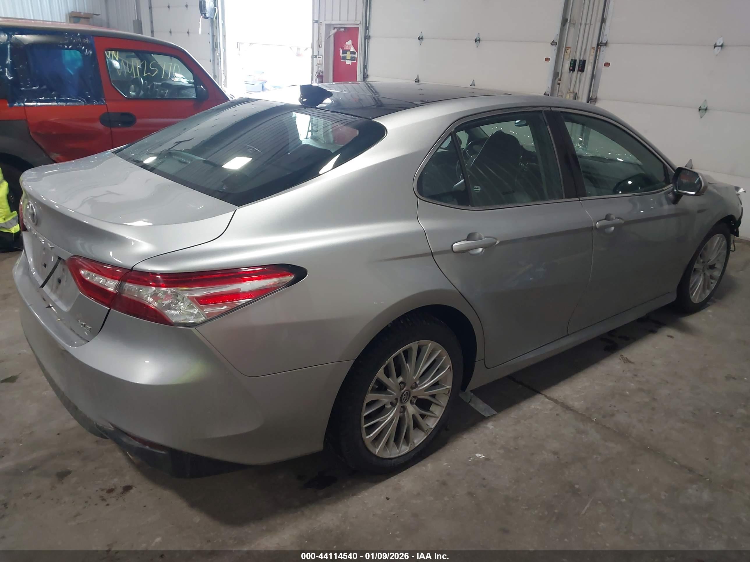 TOYOTA CAMRY image 4