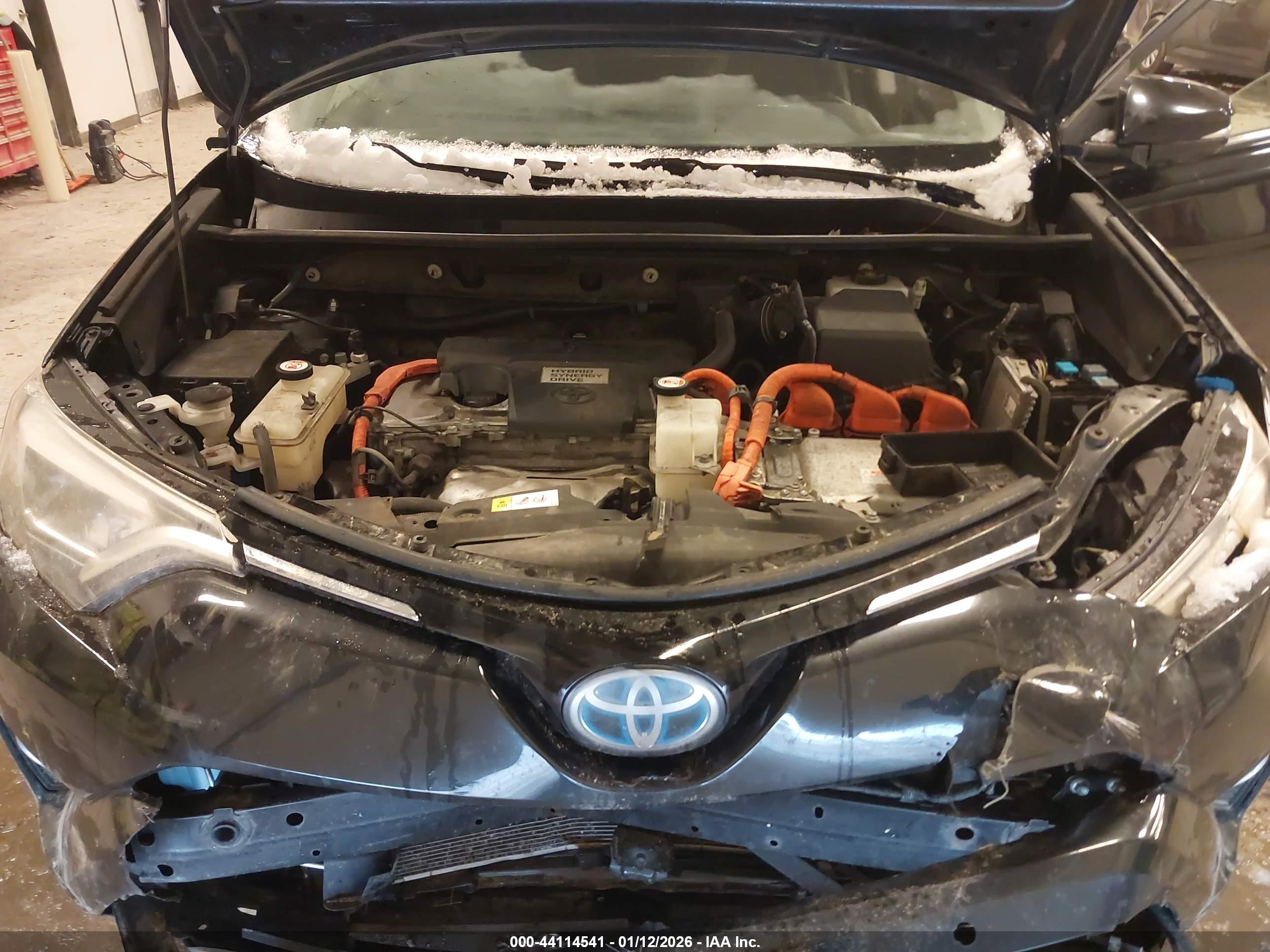 TOYOTA RAV4 image 10