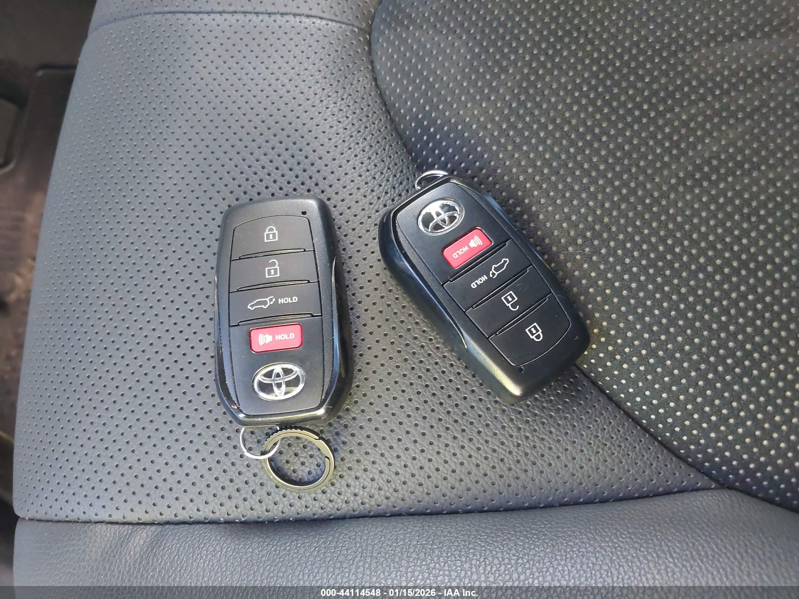 TOYOTA GRAND image 11