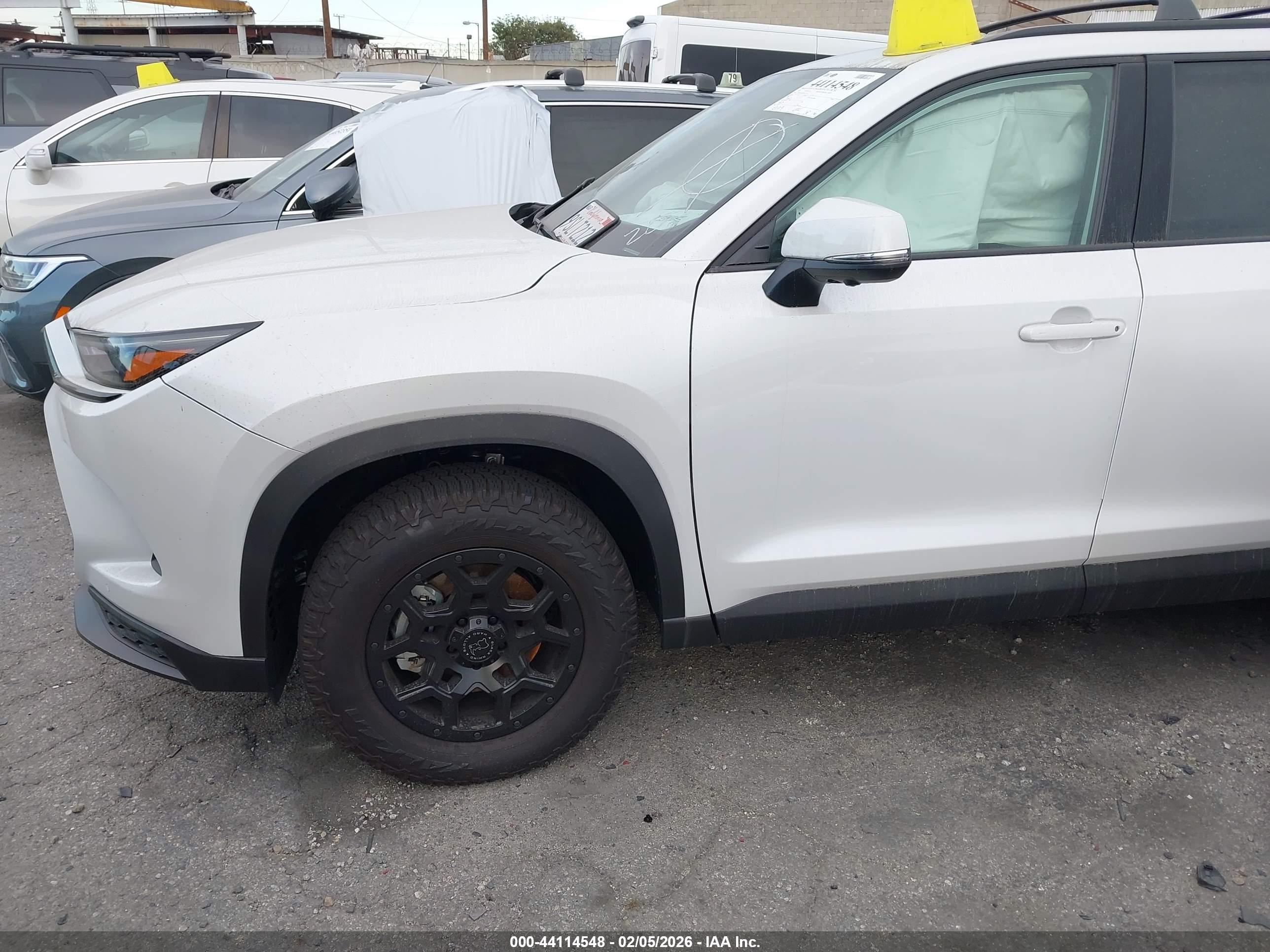 TOYOTA GRAND image 2