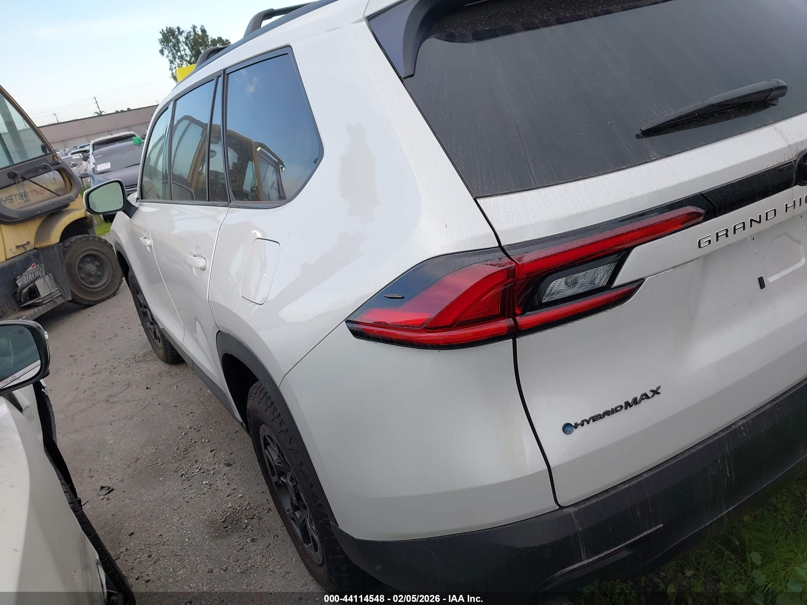 TOYOTA GRAND image 3